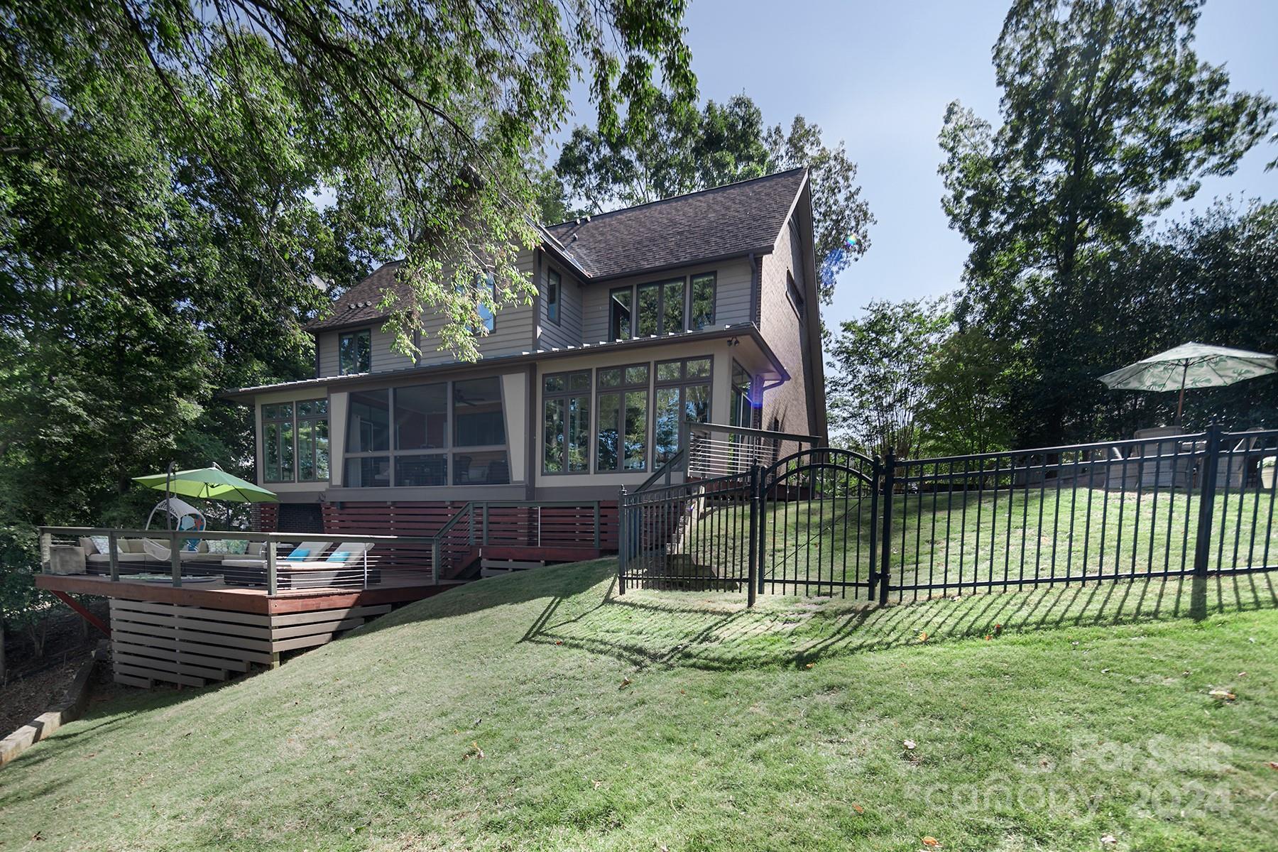 Tega Cay - Residential