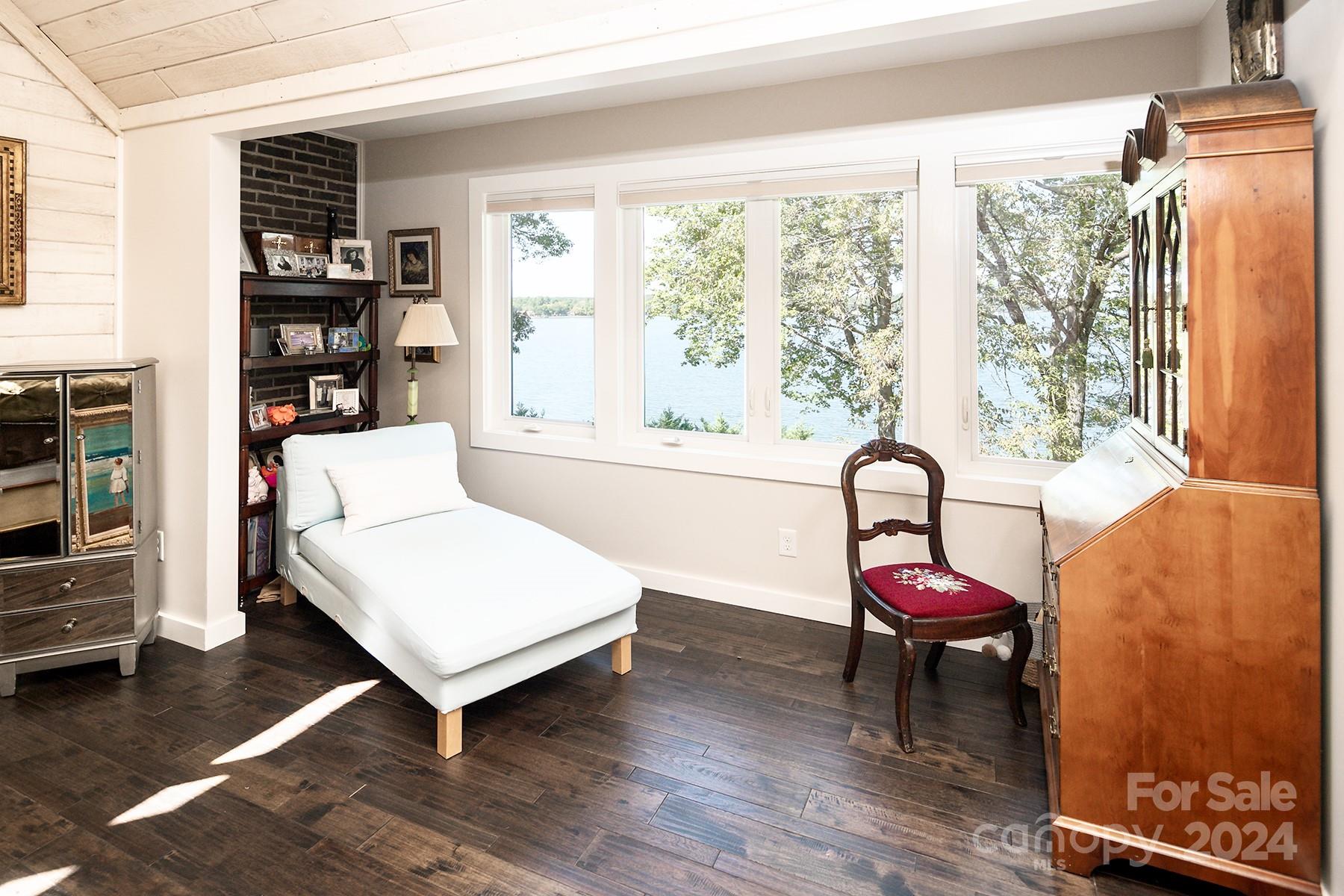 Tega Cay - Residential