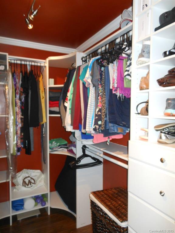 Colonial Village - Residential