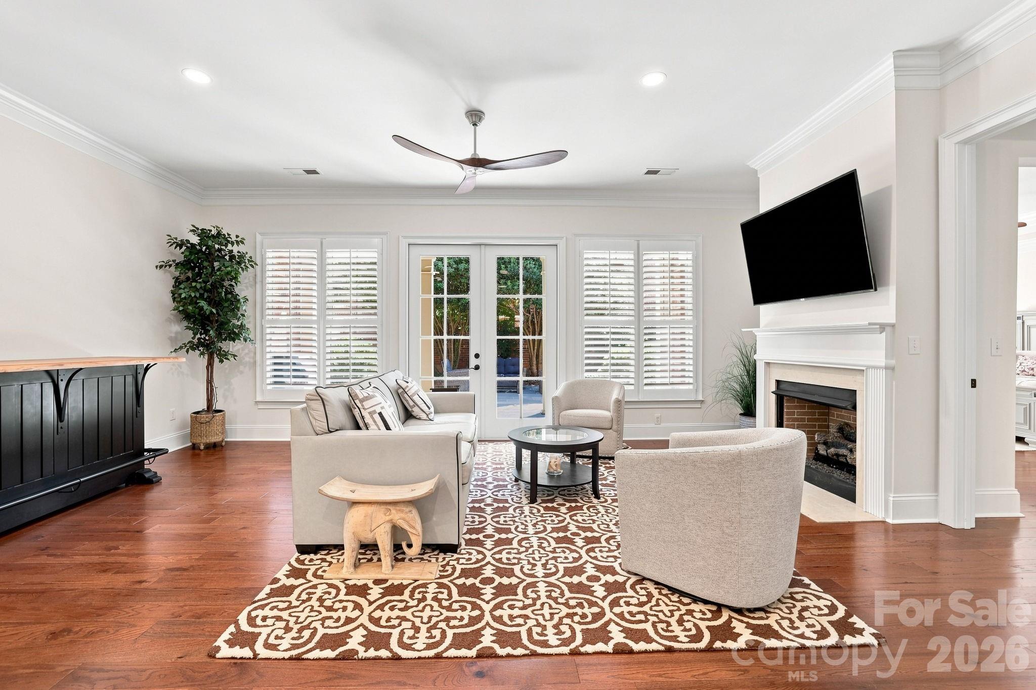 6831 Louisburg Square Lane