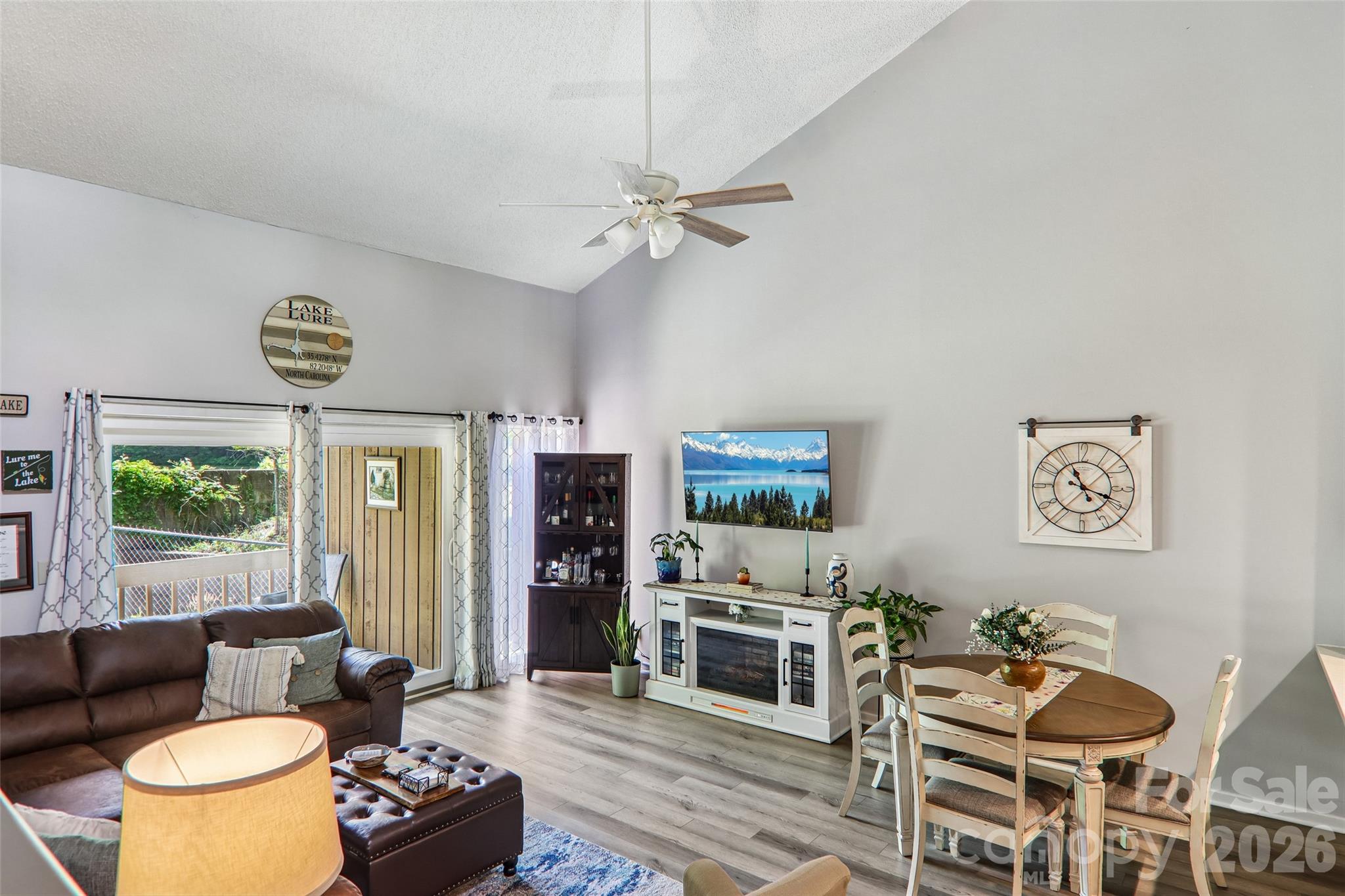147 W Lake Drive S 1206