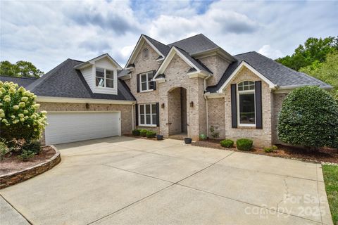 Photo of 9221 Belle Pines Court, Sherrills Ford, NC 28673 (MLS # 4280320)