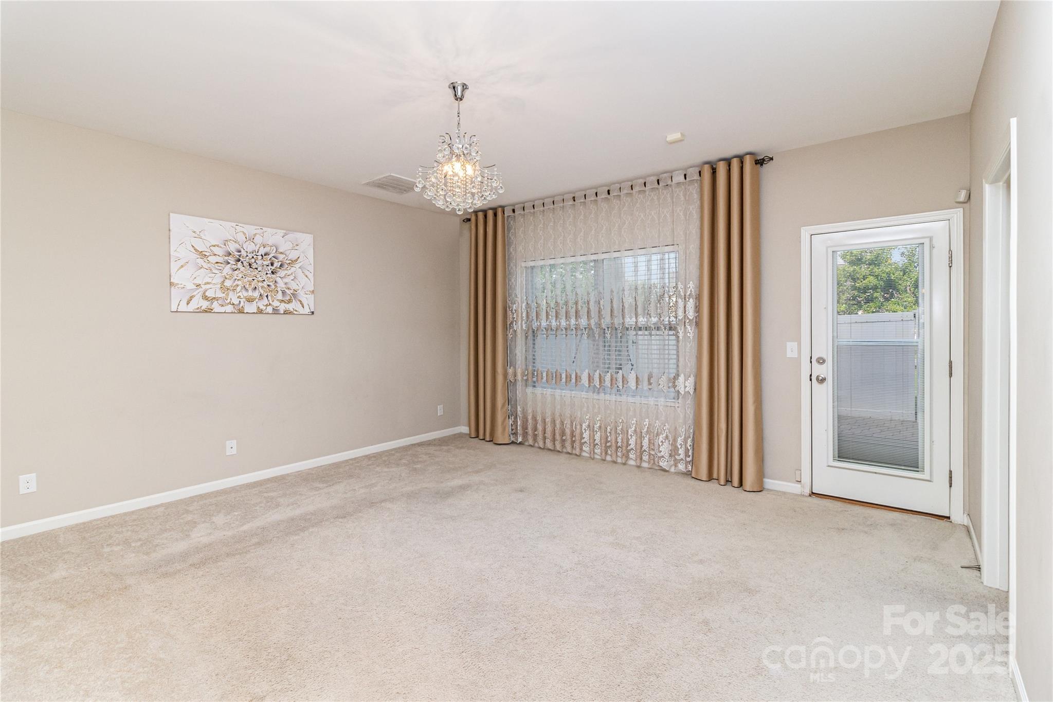 4543 Tradd Circle