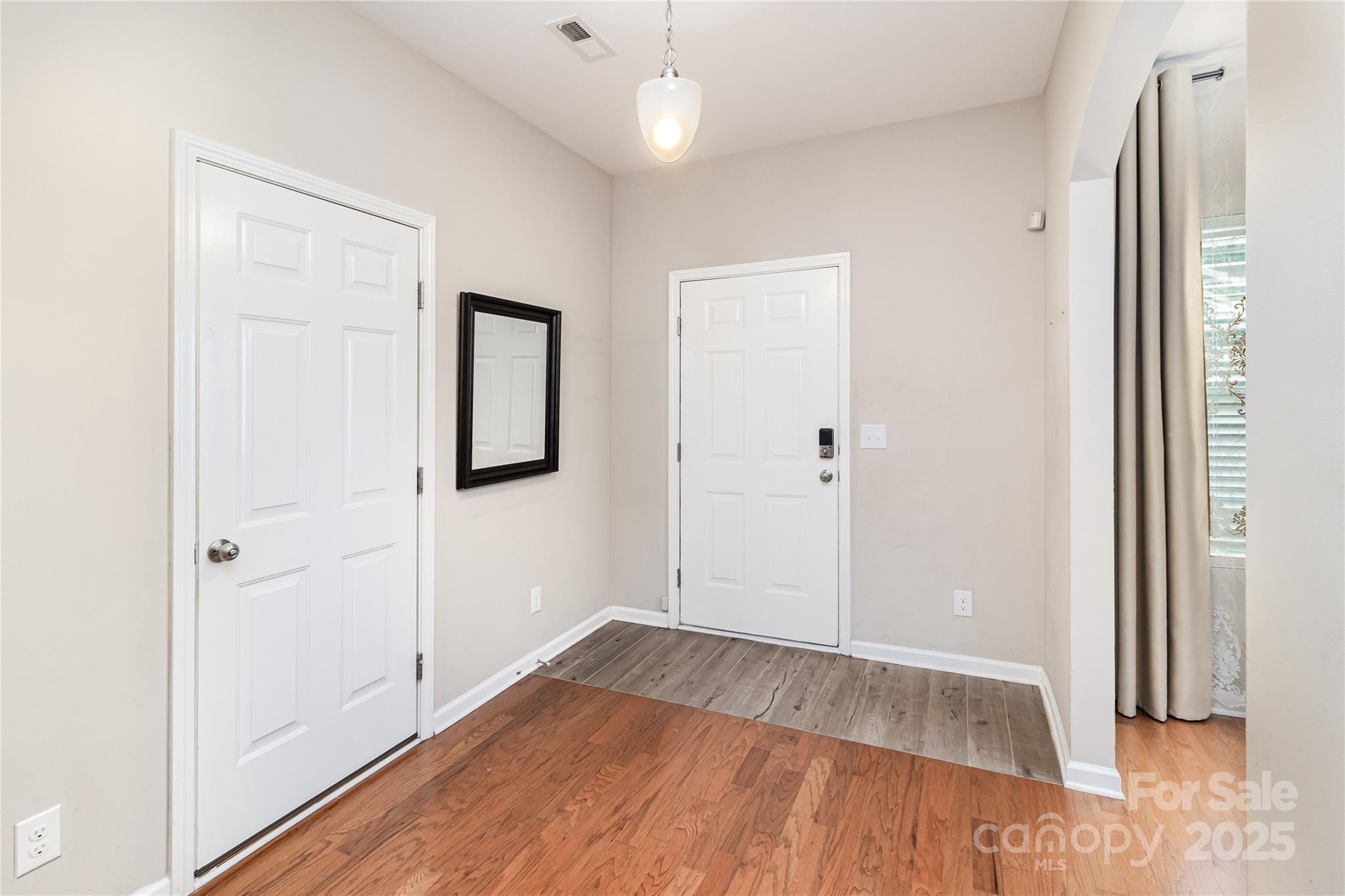 4543 Tradd Circle