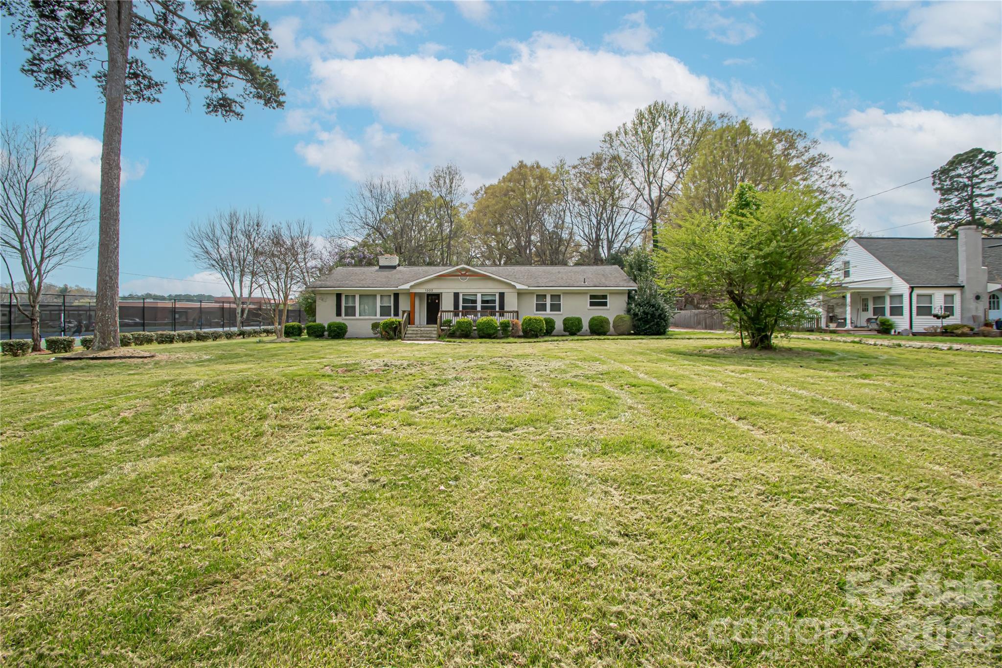 1302 E Franklin Street