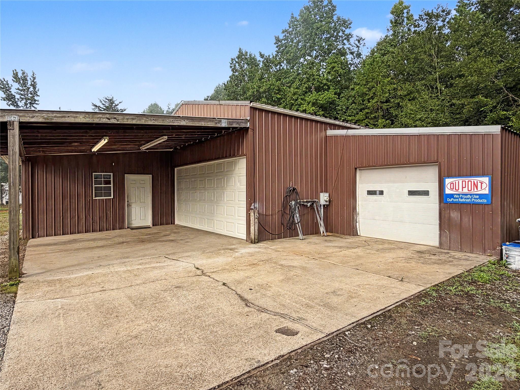 2330 Oakland Road