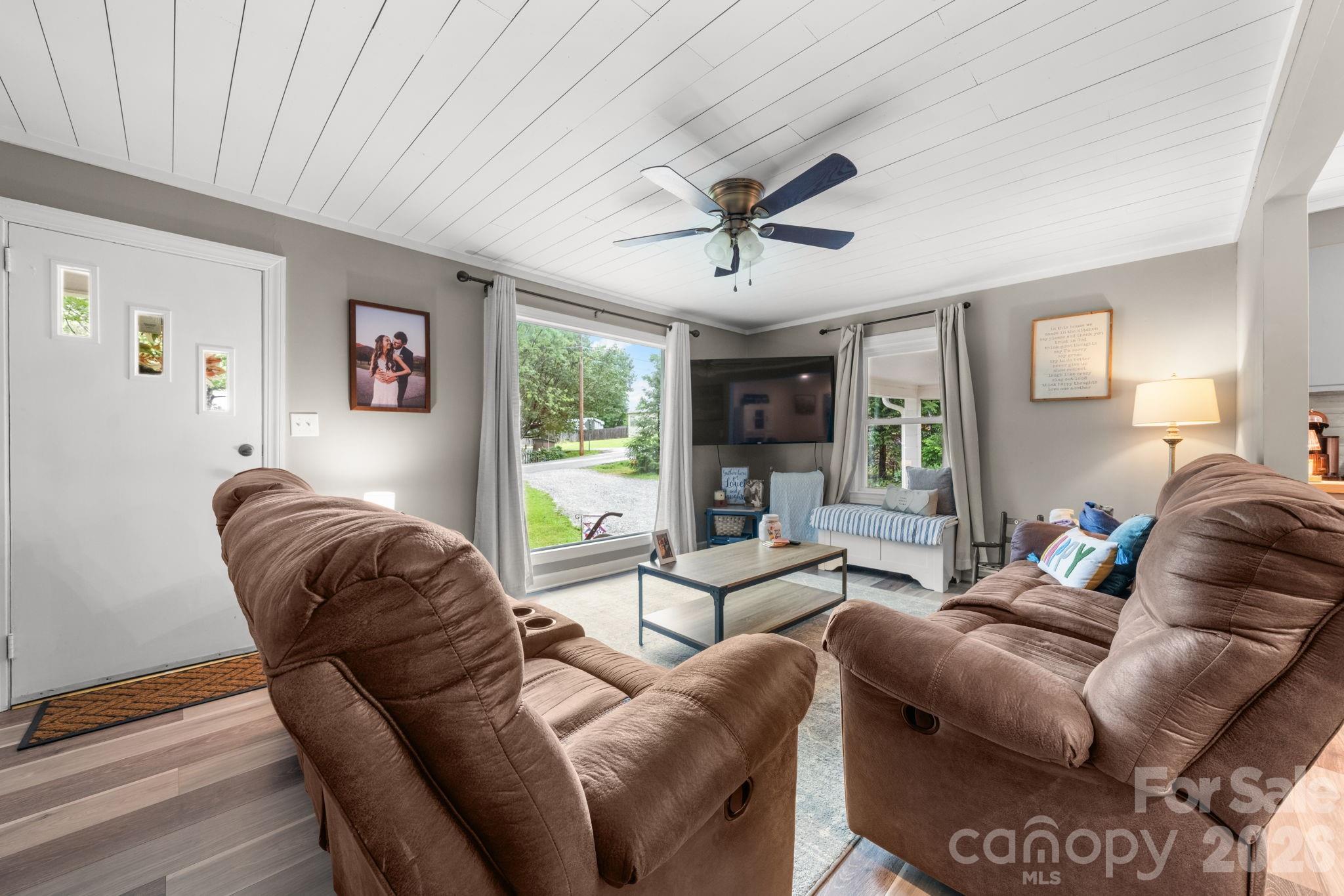 403 Shasta Lane SW