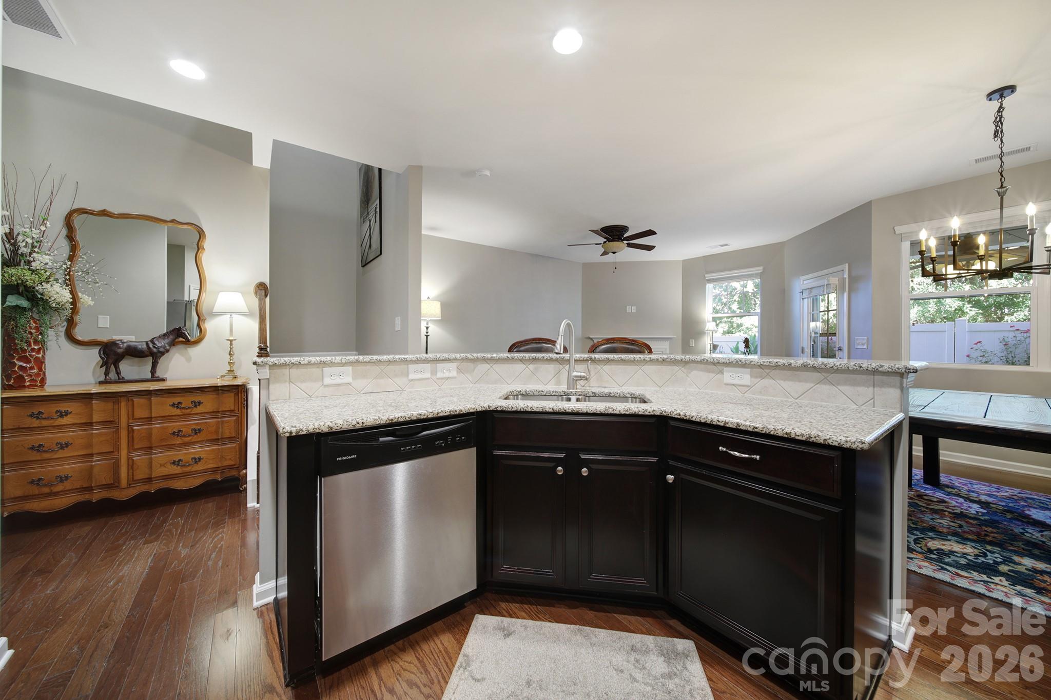 7021 Woodsbay Lane