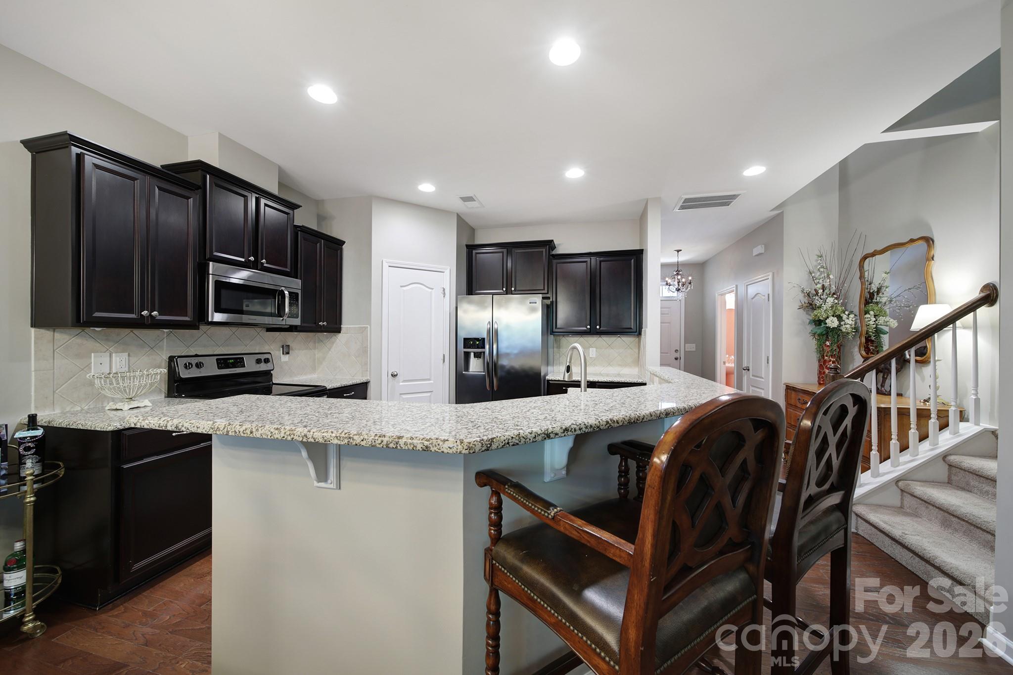 7021 Woodsbay Lane