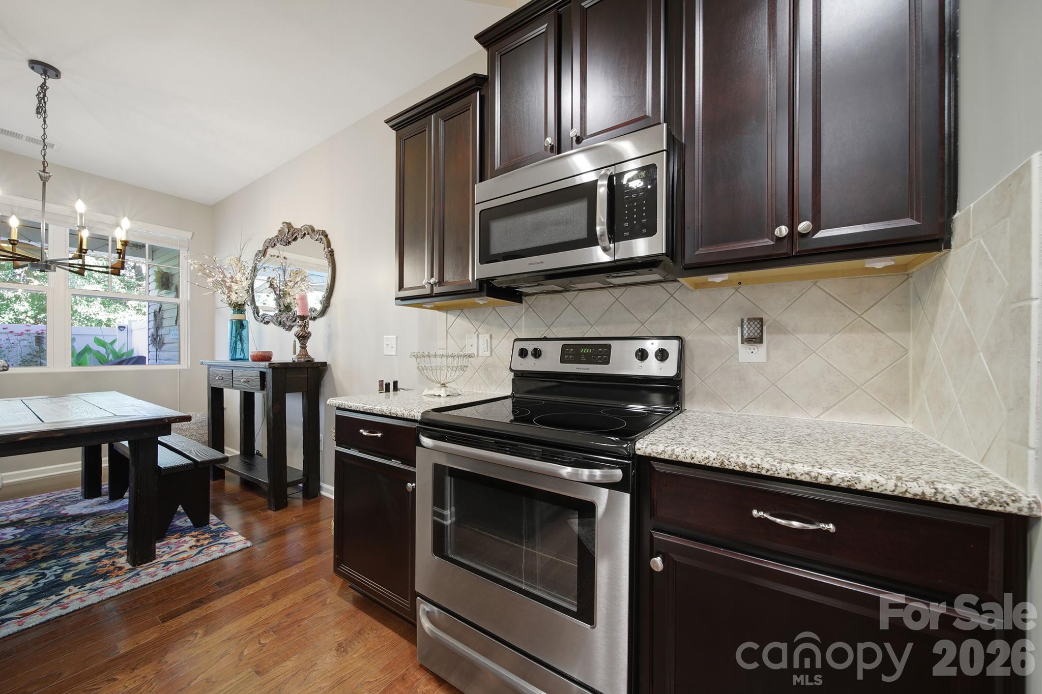 7021 Woodsbay Lane