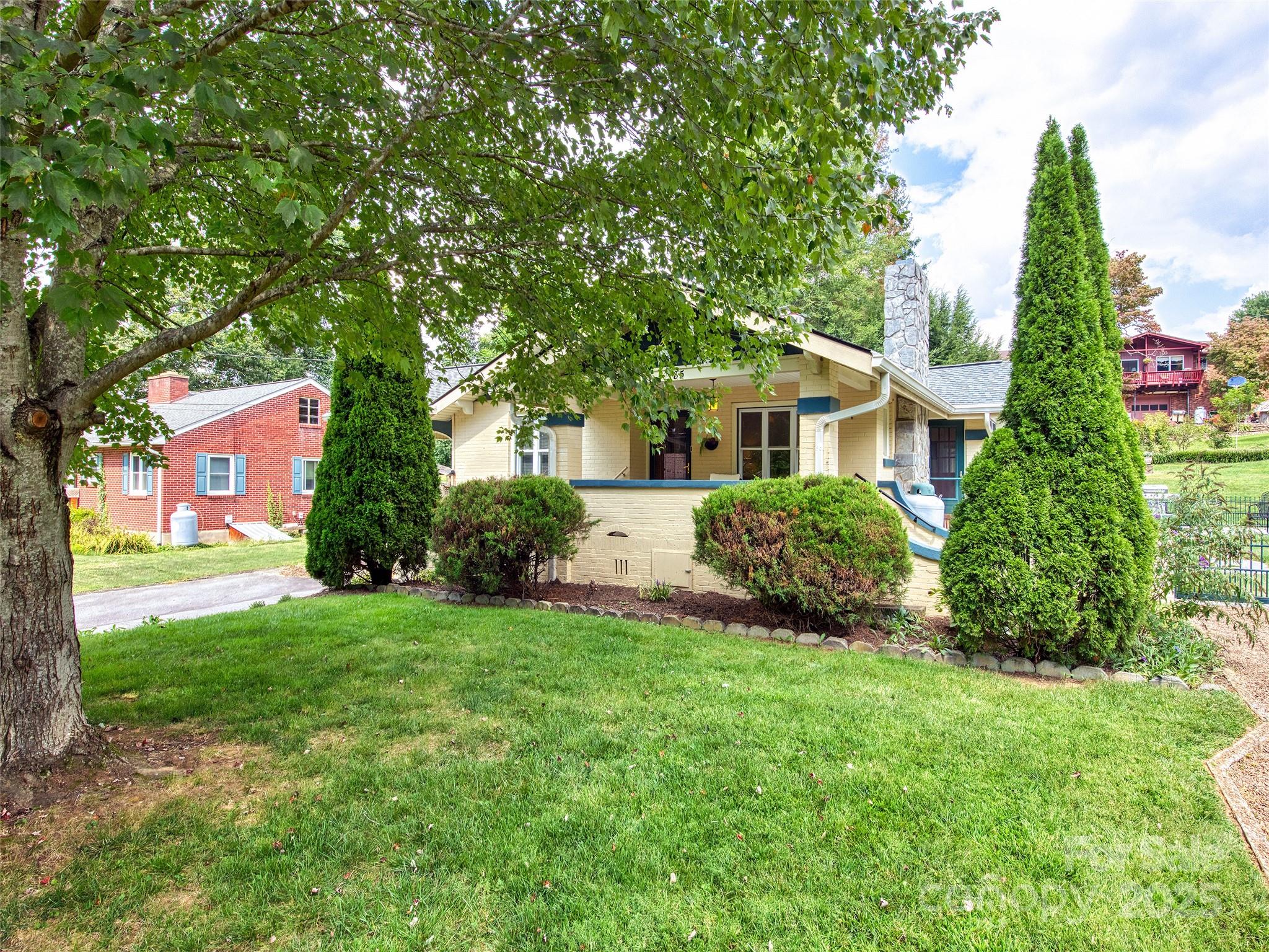 85 E Marshall Street