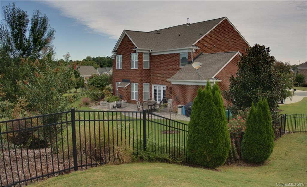 The Chimneys of Marvin - Residential