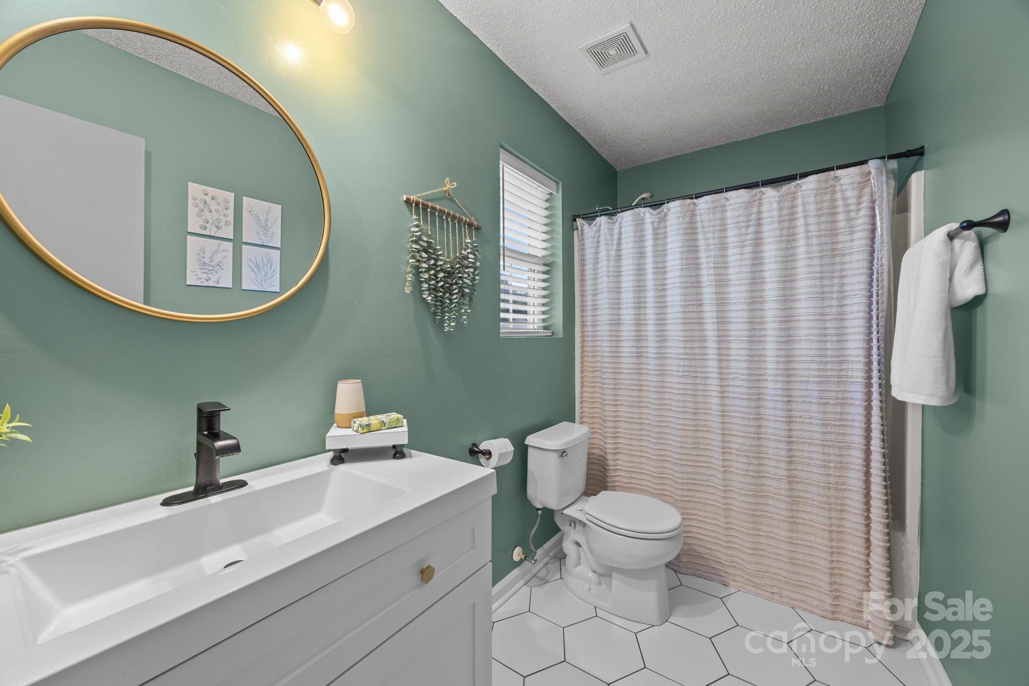 Hamilton Lakes - Residential