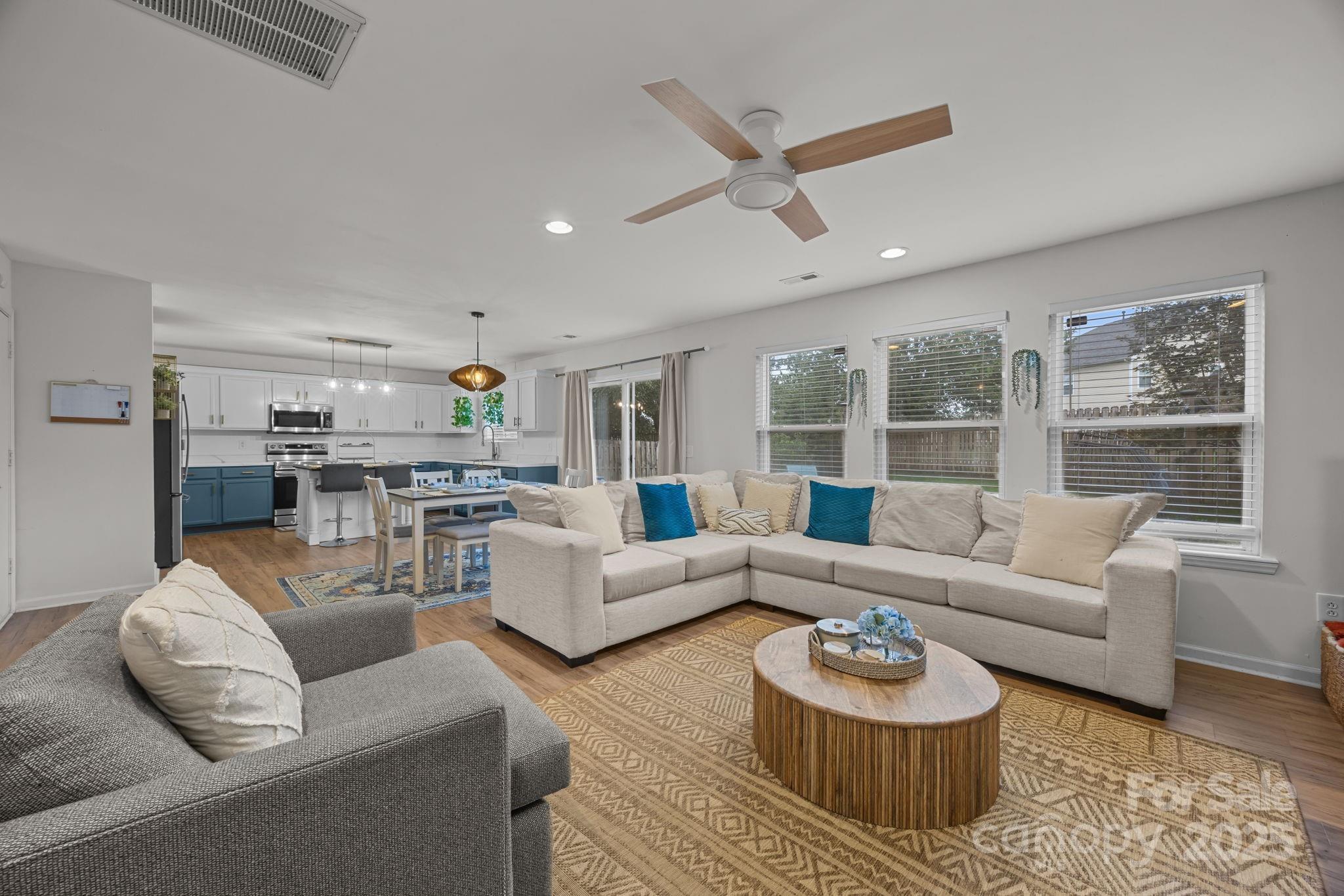 Hamilton Lakes - Residential