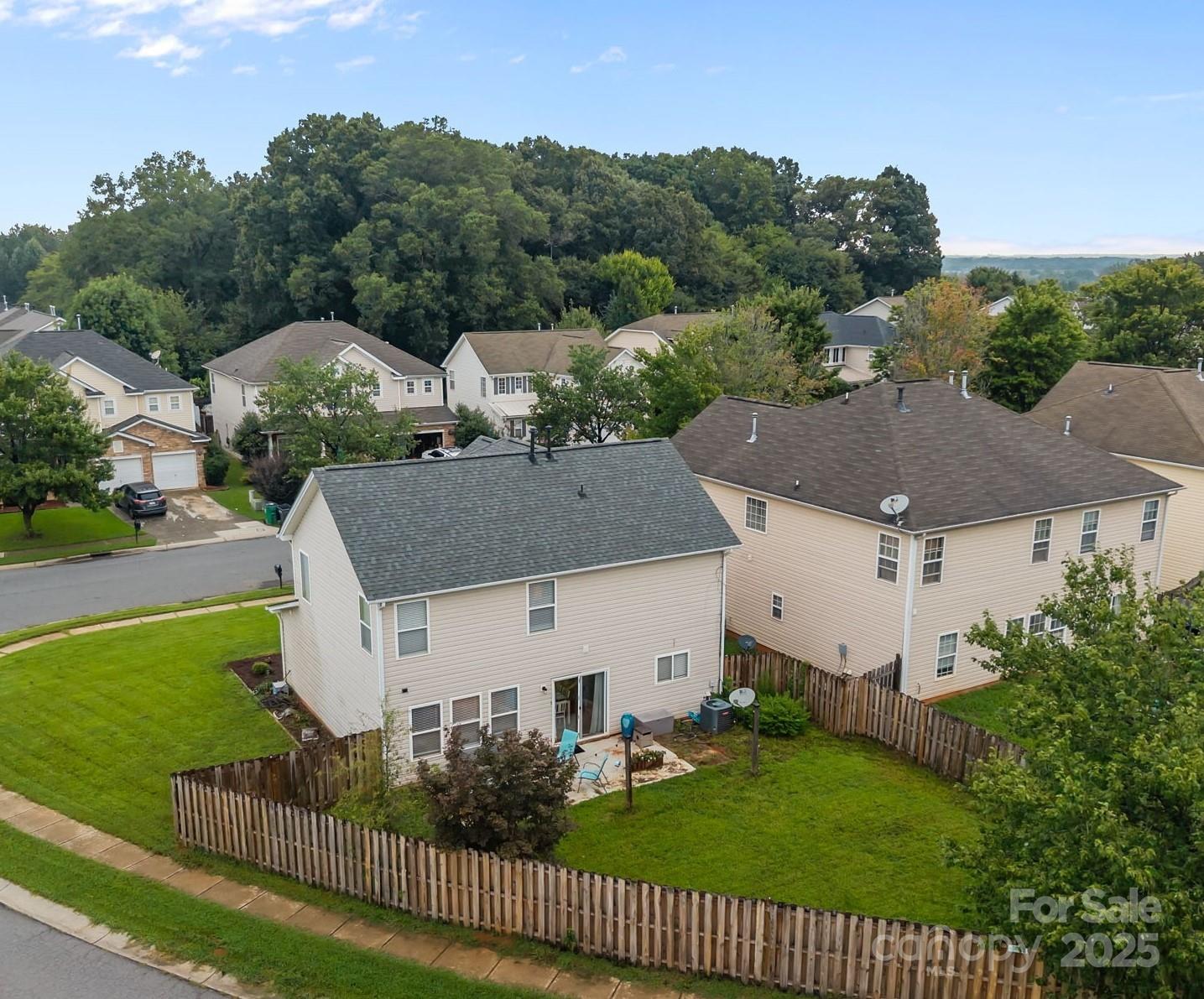 Hamilton Lakes - Residential