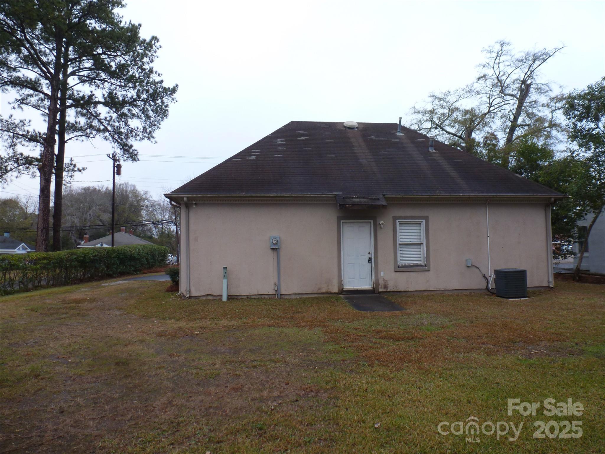 503 W Meeting Street