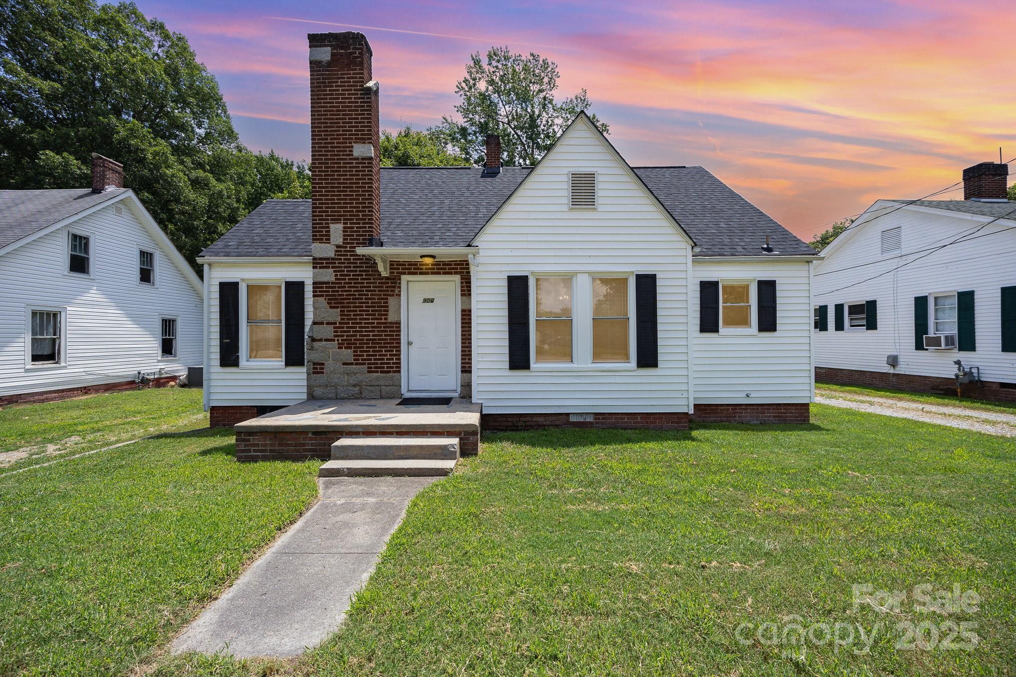 900 N Salisbury Avenue