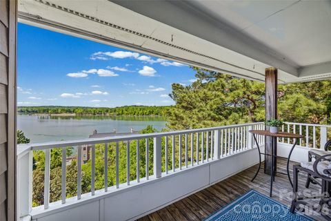 Photo of 9709 Emerald Point Drive #12, Charlotte, NC 28278 (MLS # 4371327)