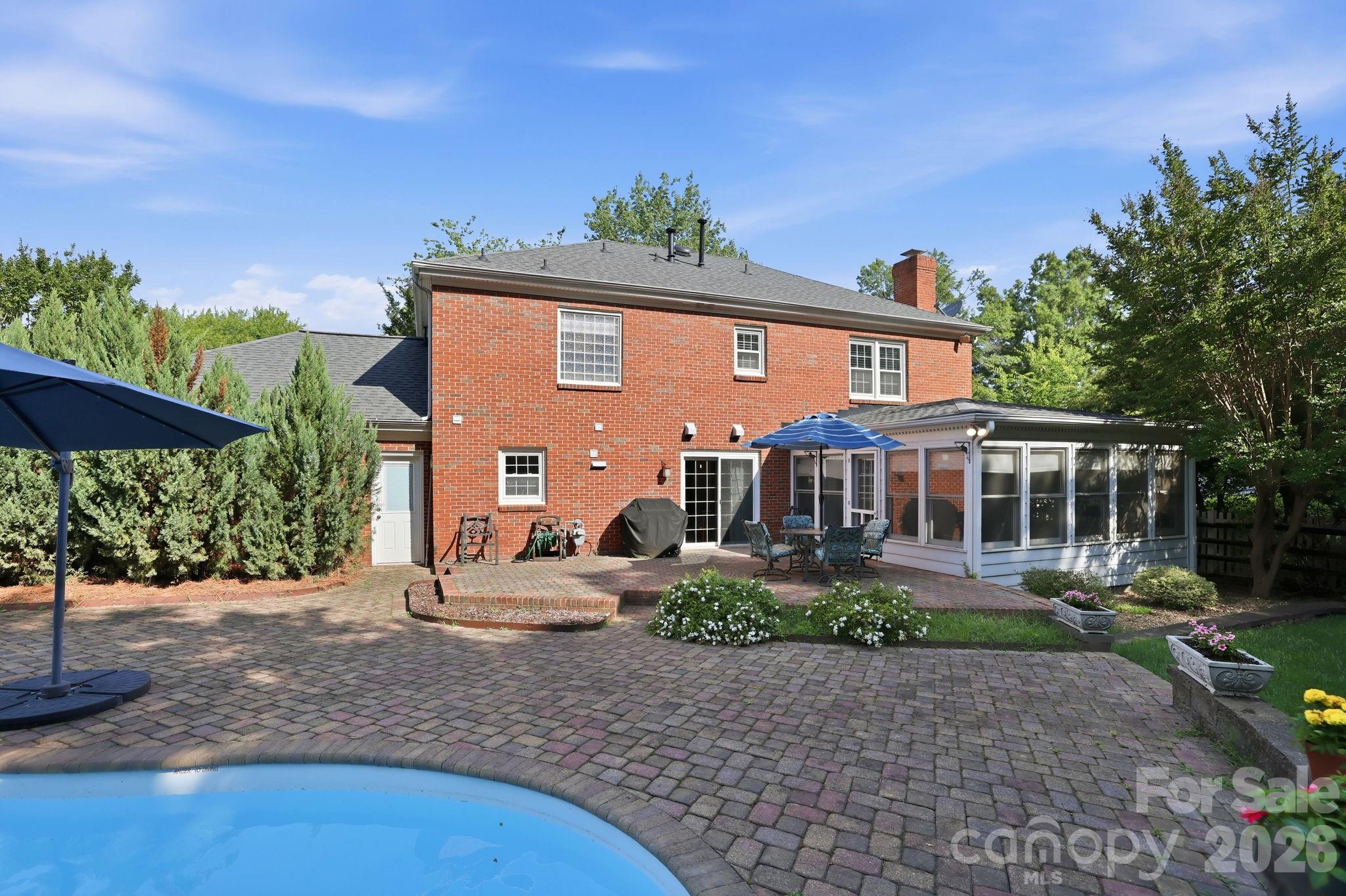 4612 Deanscroft Drive