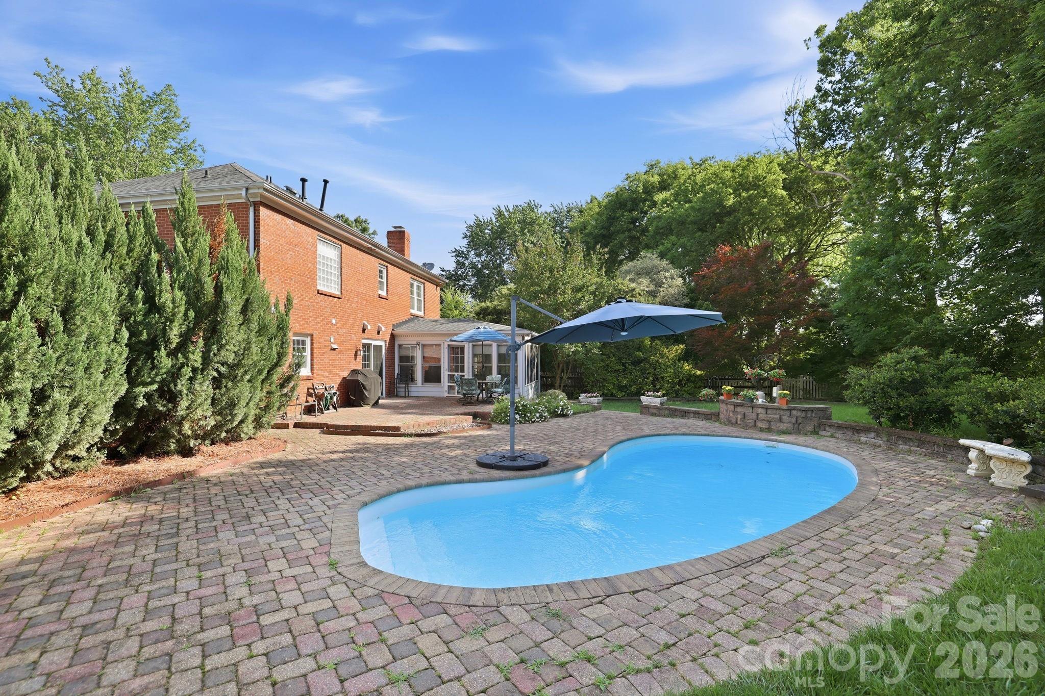 4612 Deanscroft Drive