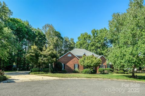Photo of 102 Woodstone Drive, Mount Holly, NC 28120 (MLS # 4308301)