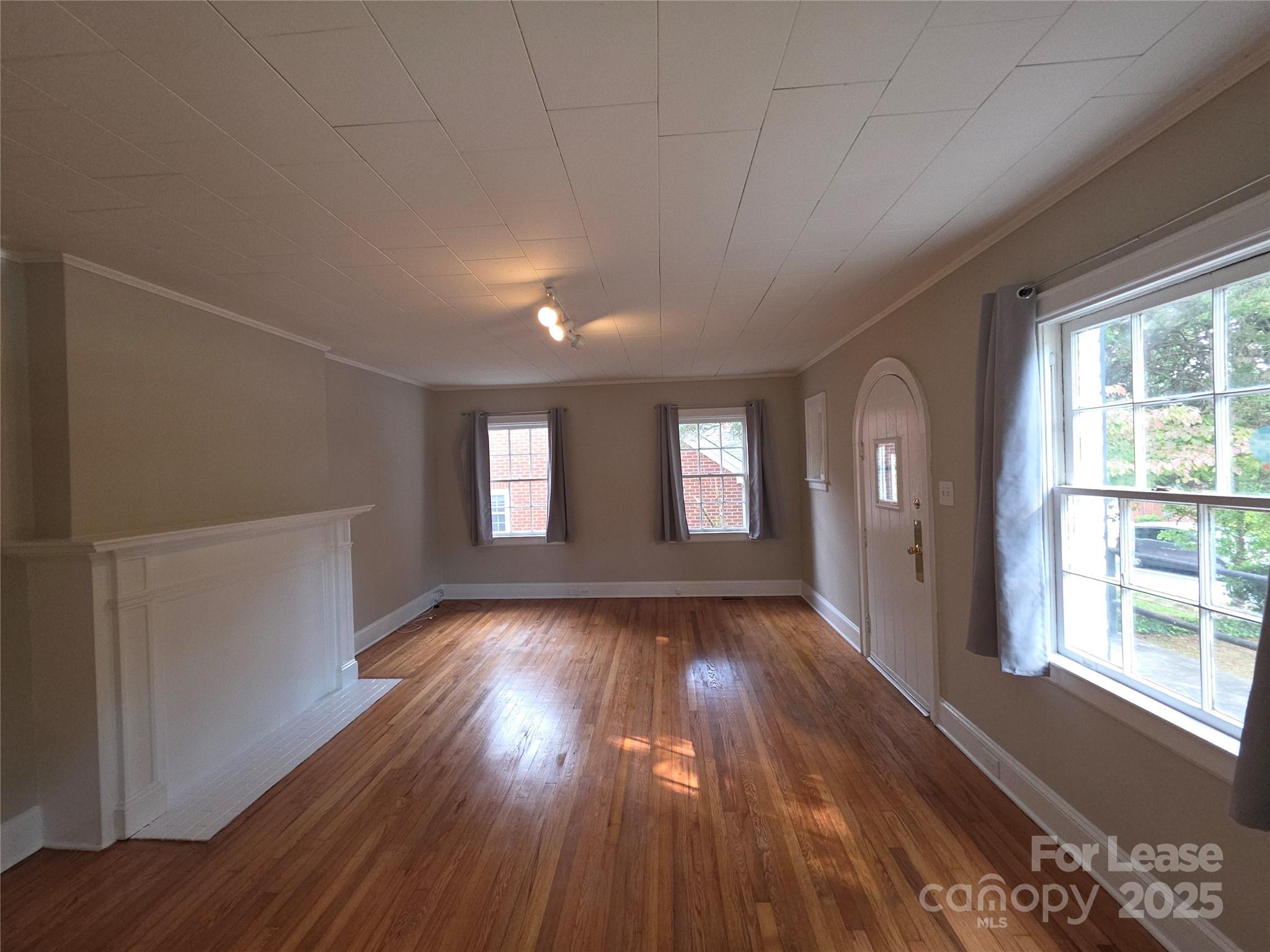 Commonwealth - Residential Lease