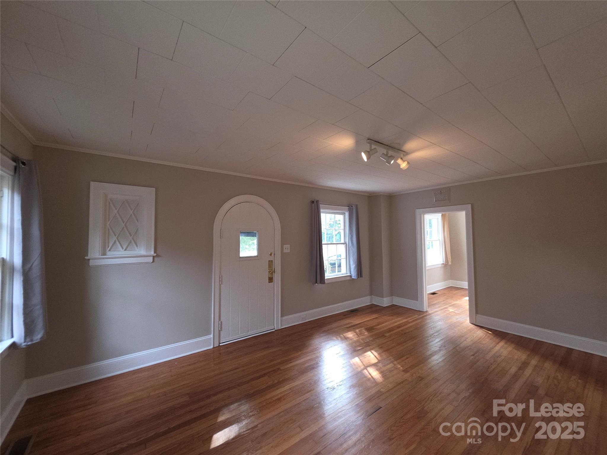 Commonwealth - Residential Lease