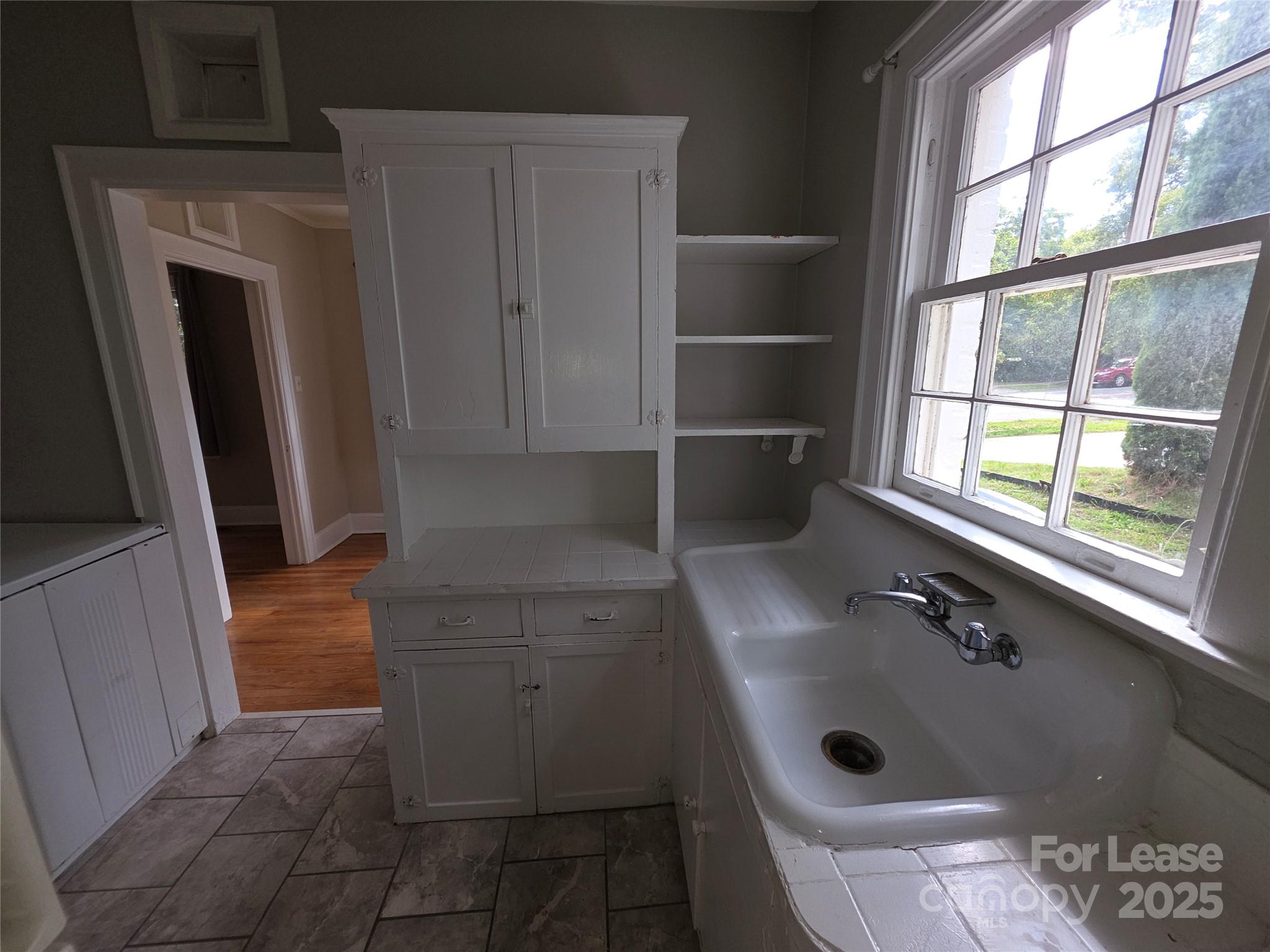 Commonwealth - Residential Lease