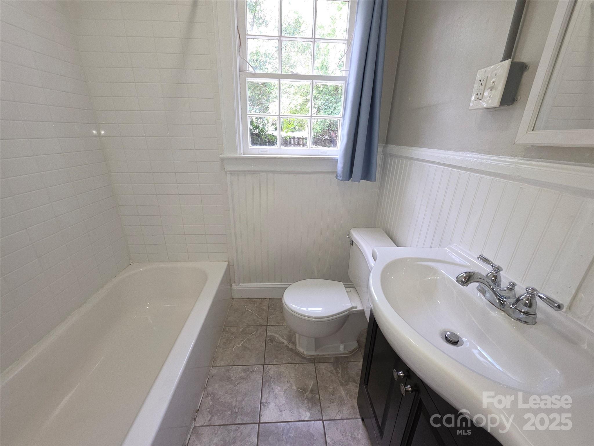 Commonwealth - Residential Lease