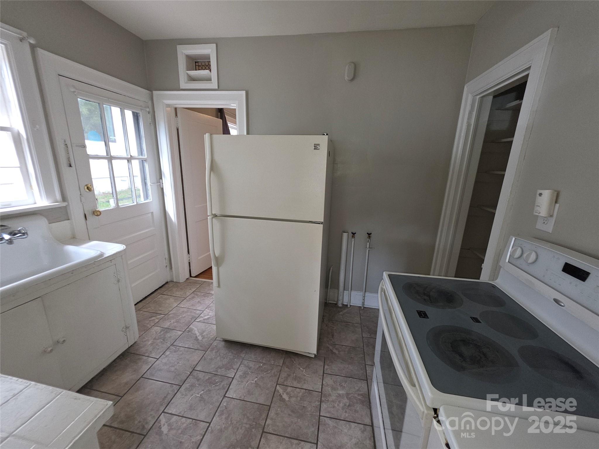 Commonwealth - Residential Lease