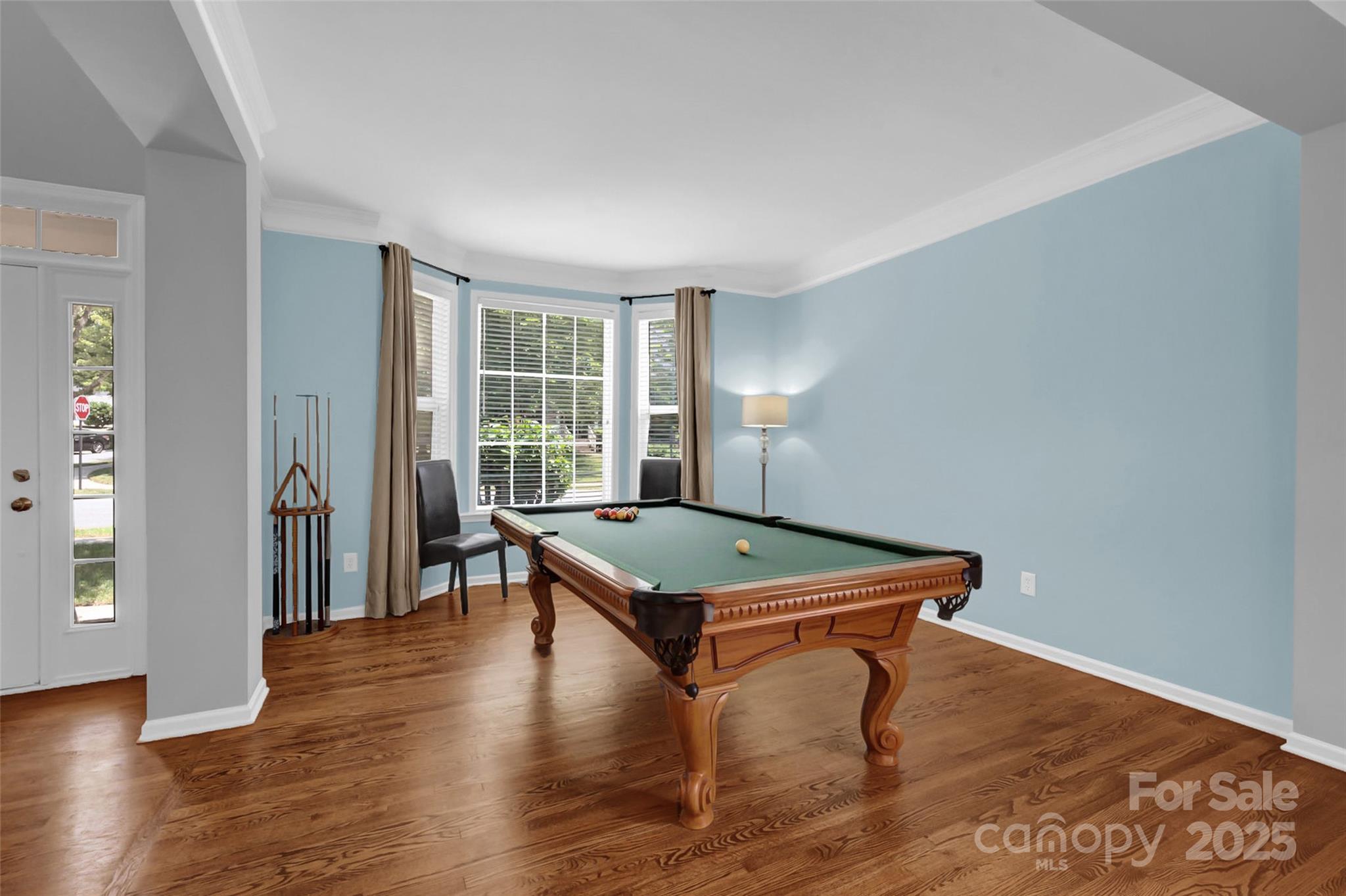 10104 Treetop Lane