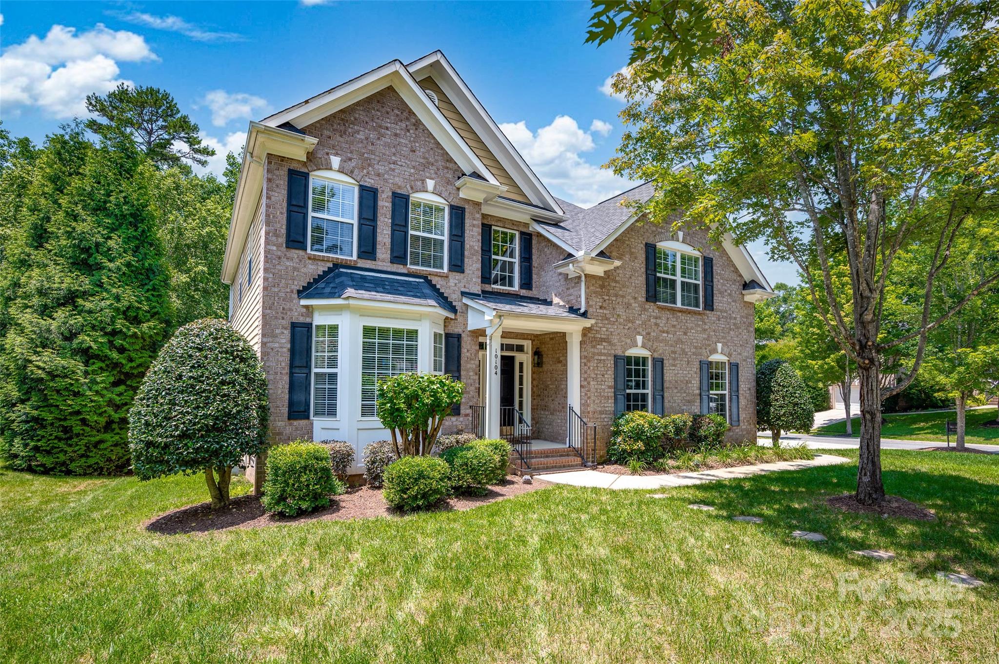10104 Treetop Lane
