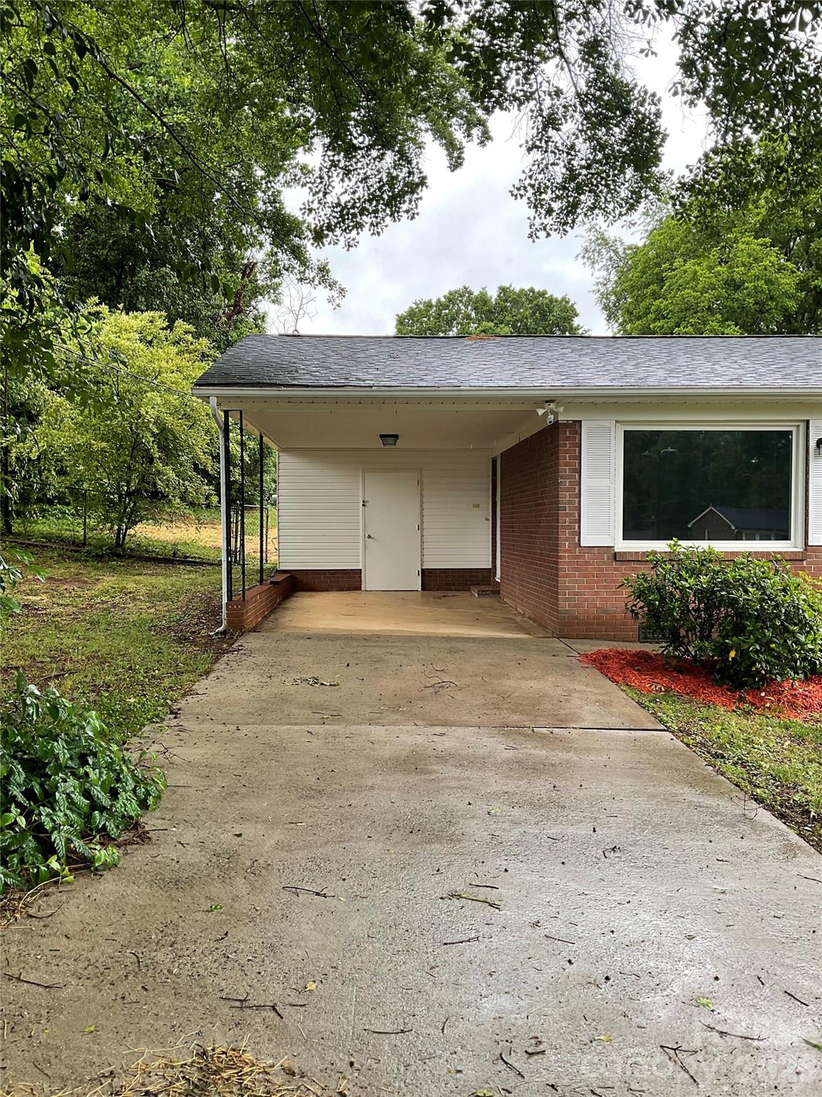 2346 Woodleaf Drive