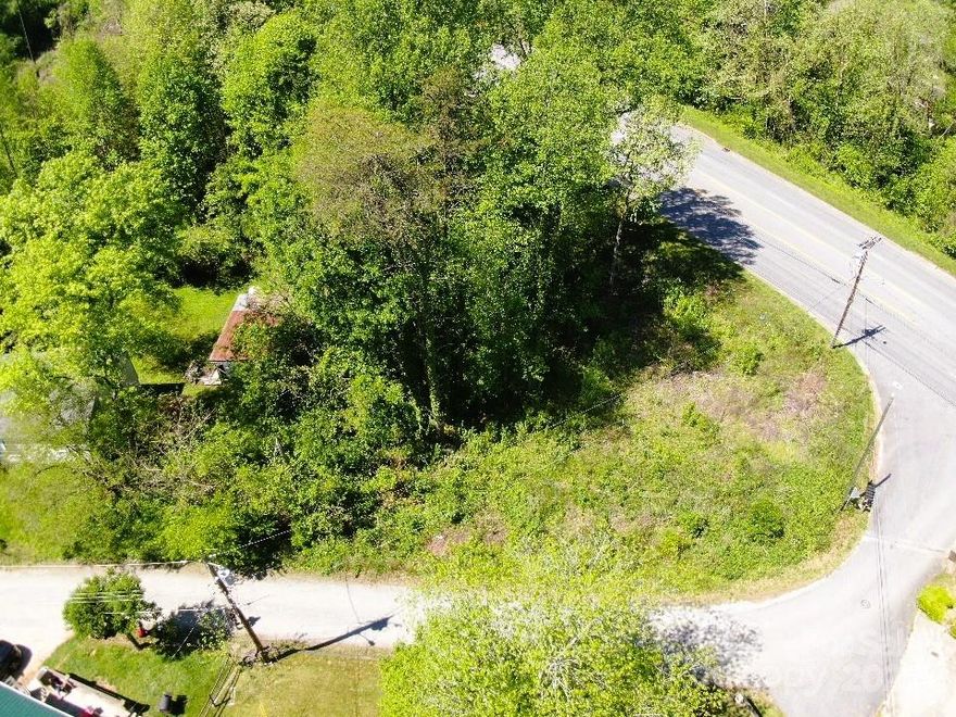 Don't miss this 0.29-acre corner lot in Lenoir, offering a wide range of residential possibilities! Zoned R-6, this property allows for a site-built single-family home, duplex, manufactured home, or modular home—giving you the flexibility to build what suits your needs. City water and city sewer hookups are available at the street, making development even easier. Conveniently located near local amenities, schools, and main roads, this lot is perfect for homeowners or investors looking to capitalize on the area’s growth. Drive by today and imagine the potential!