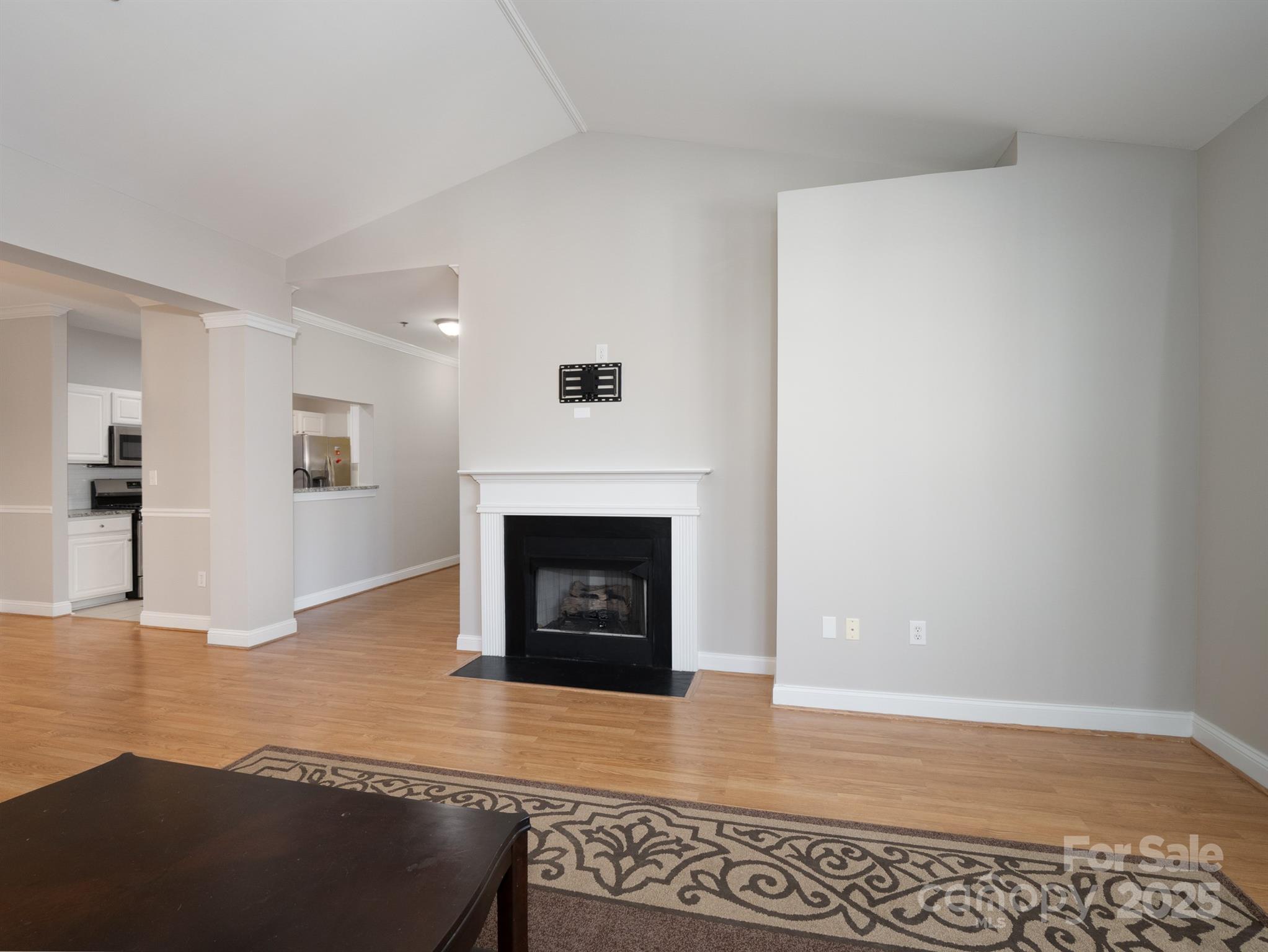 5617 Fairview Road 9