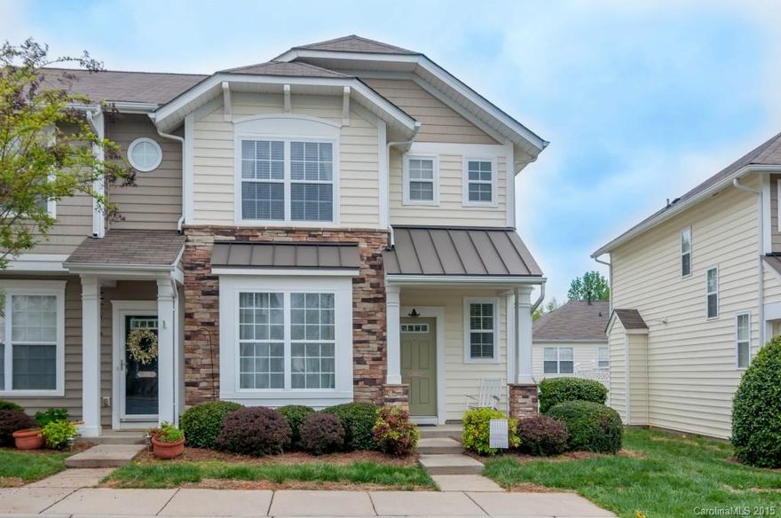 What a steal! End unit townhome in the highly sought after Fieldstone community. Lovely 3 bedroom, 2.5 bath with a fenced in patio, open concept living room/kitchen/breakfast area w/separate dining room or potential study space in entry. Large master bedroom with an oversized walk in closet and on suite bathroom. Full bathroom, laundry and 2 add'l bedrooms complete the spacious upper level. Wonderful community with a clubhouse and pool. Come see this beautiful home today before it is SOLD!