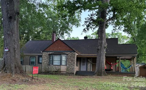 Photo of 608 Worley Street, Monroe, NC 28112 (MLS # 4371352)