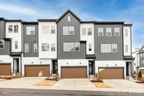 812 Flintside Lane Charlotte NC 28217