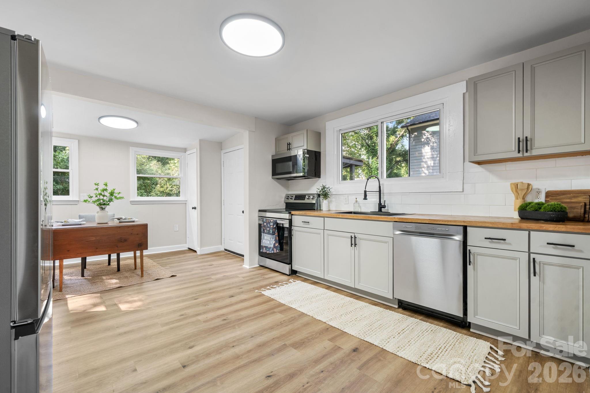 112 10th Avenue SE