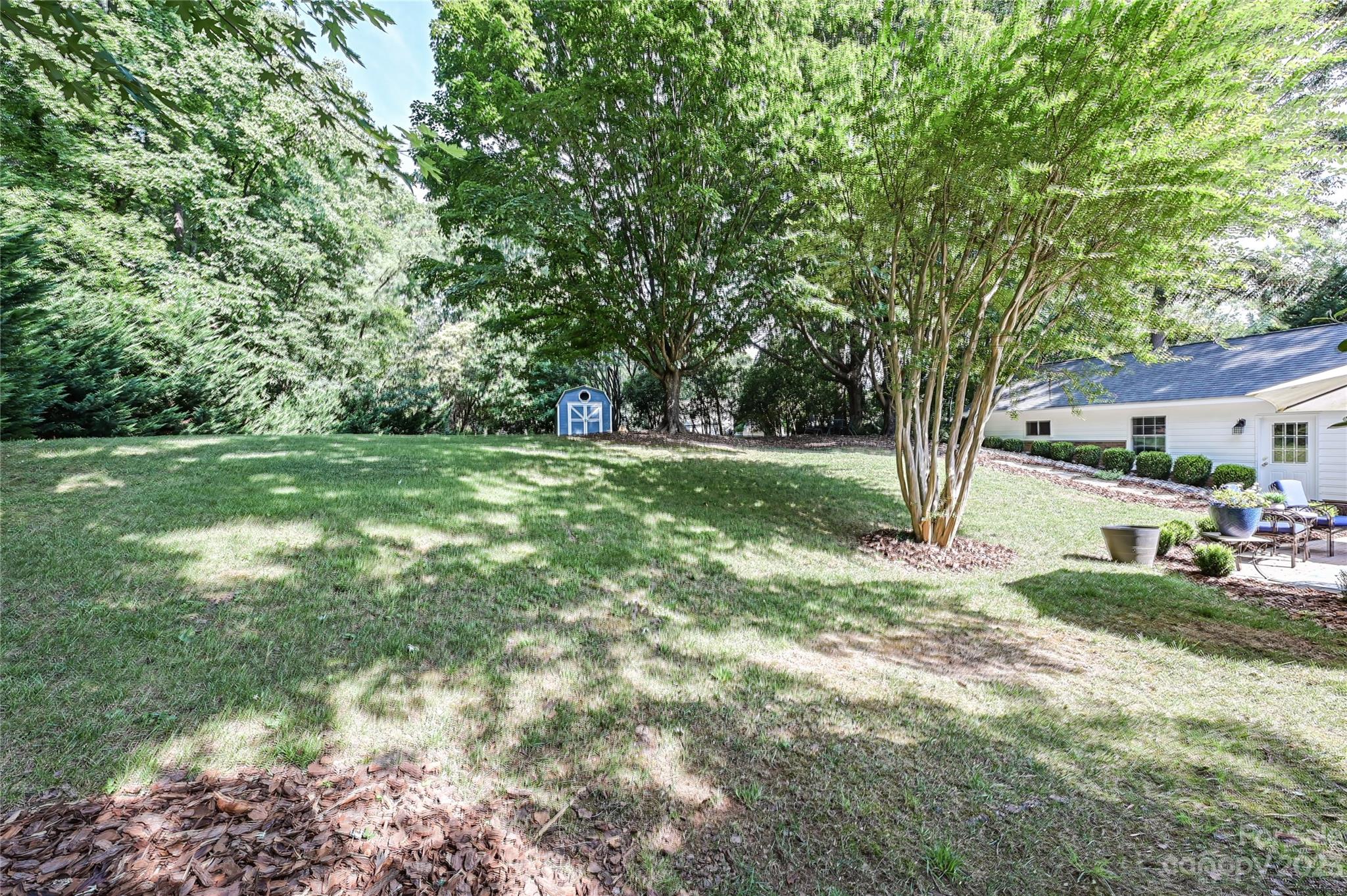 SARDIS WOODS - Residential