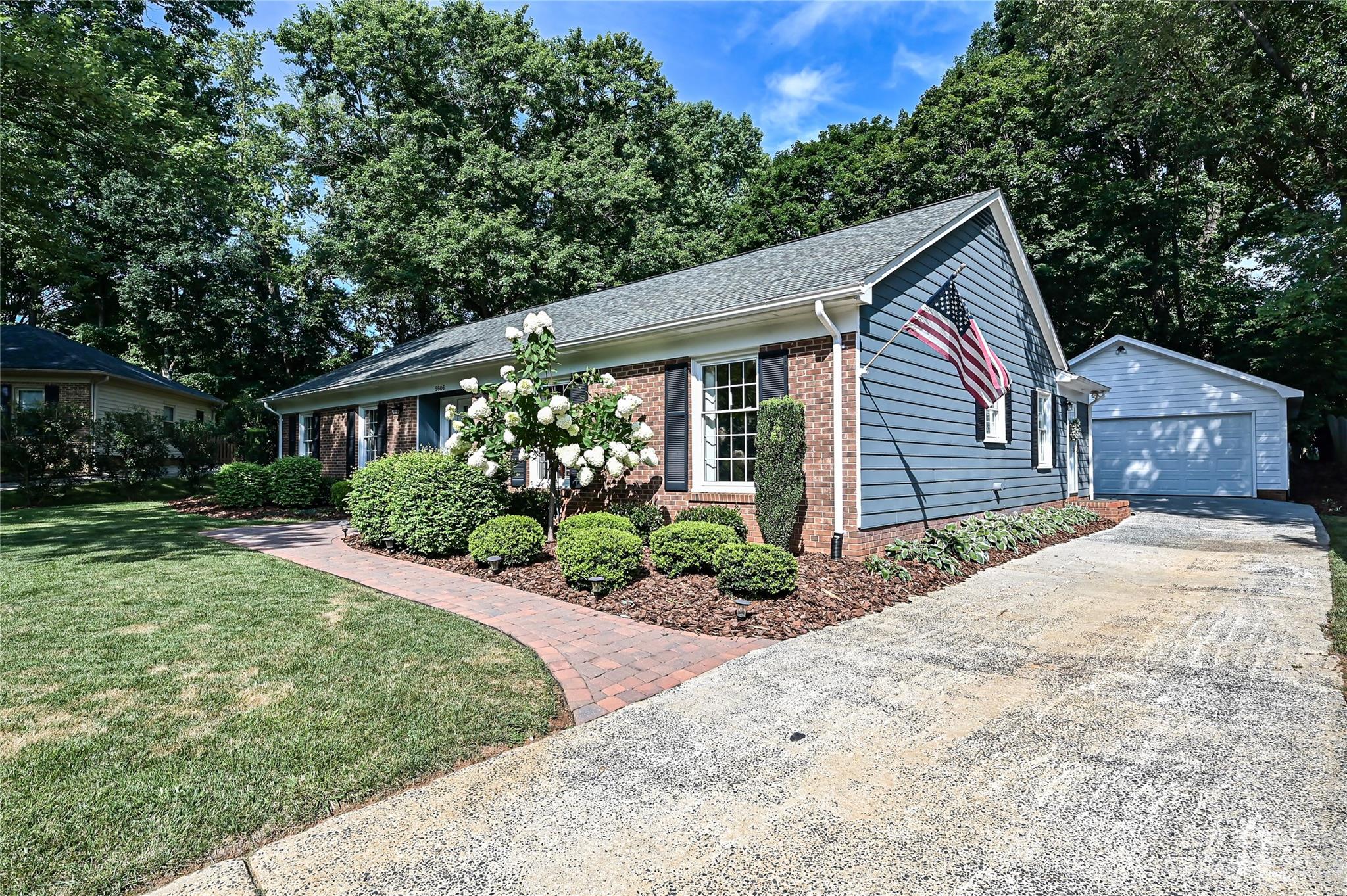 SARDIS WOODS - Residential