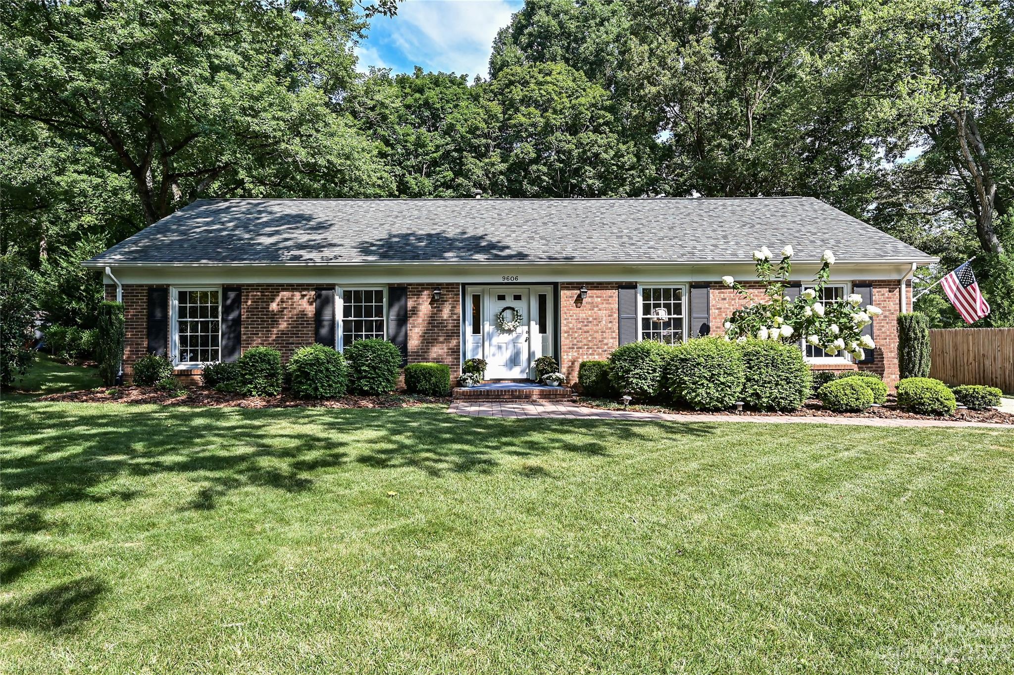 SARDIS WOODS - Residential