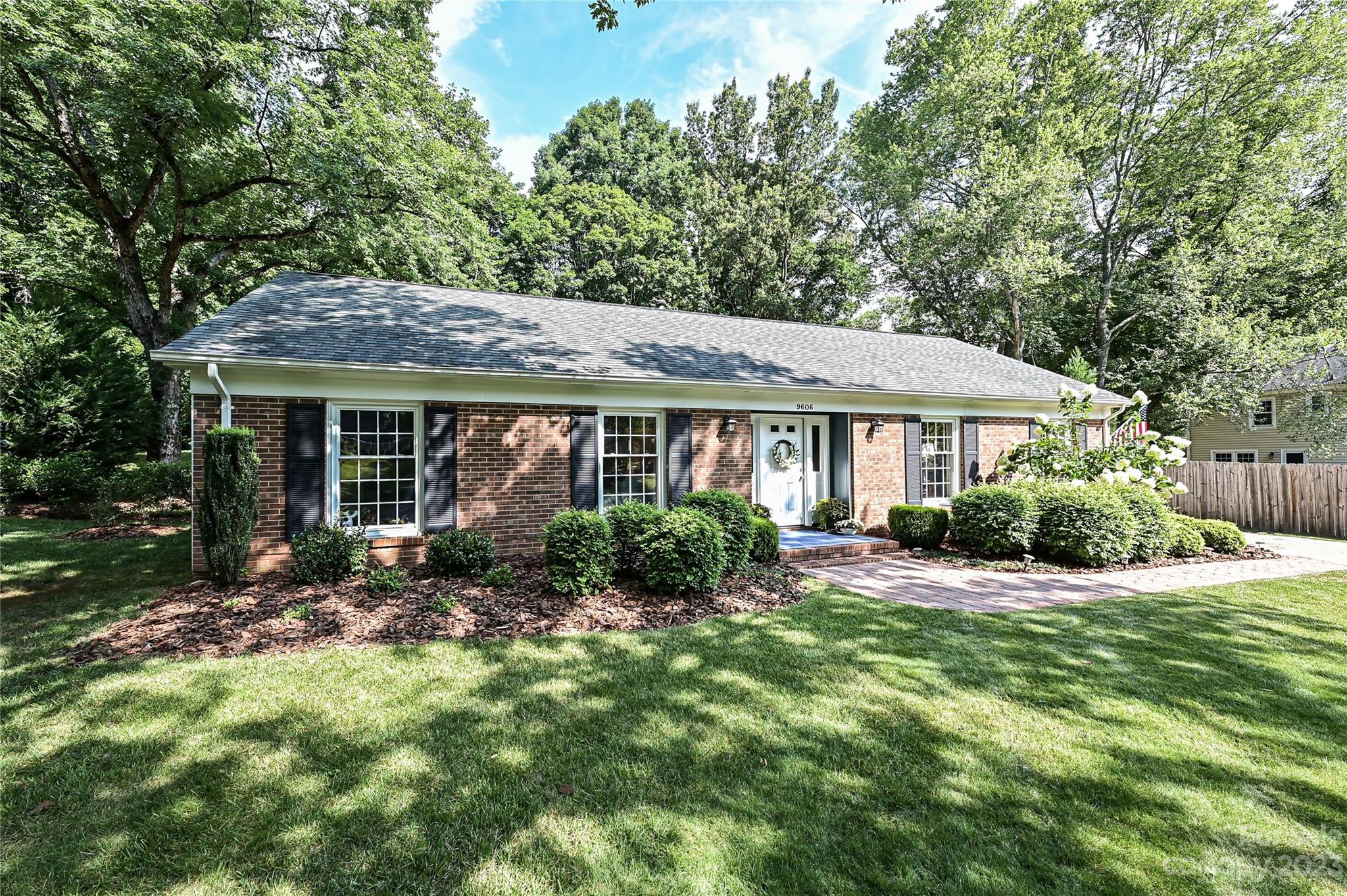 SARDIS WOODS - Residential