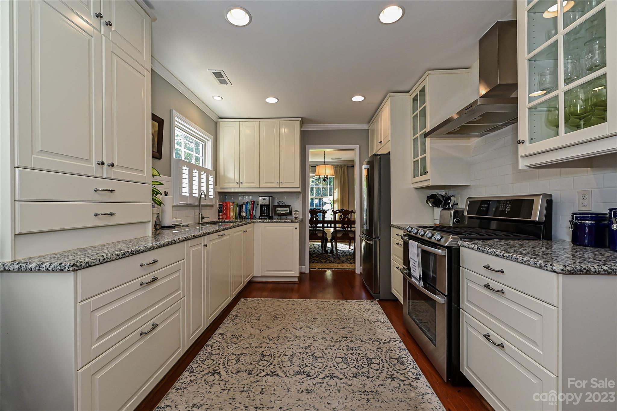 SARDIS WOODS - Residential