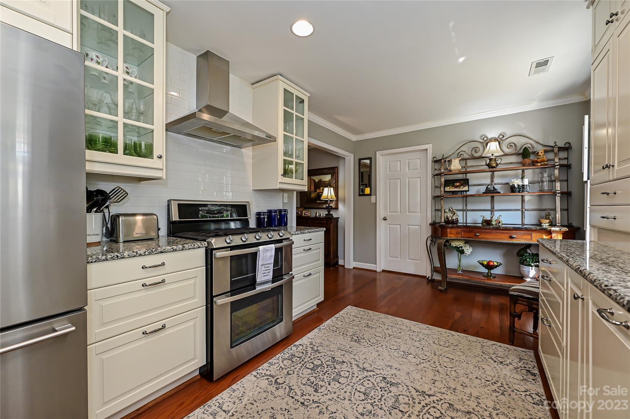 SARDIS WOODS - Residential