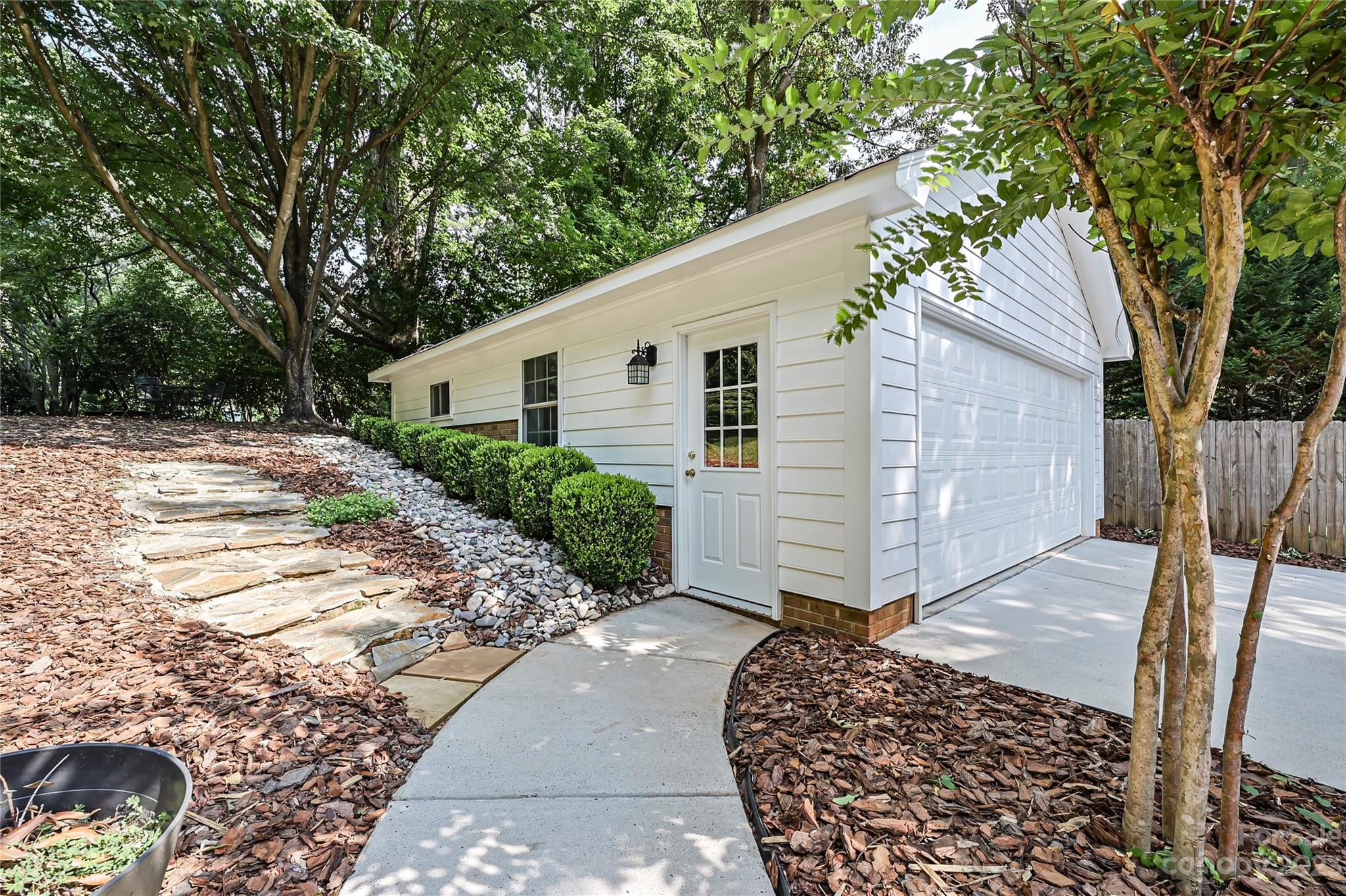 SARDIS WOODS - Residential