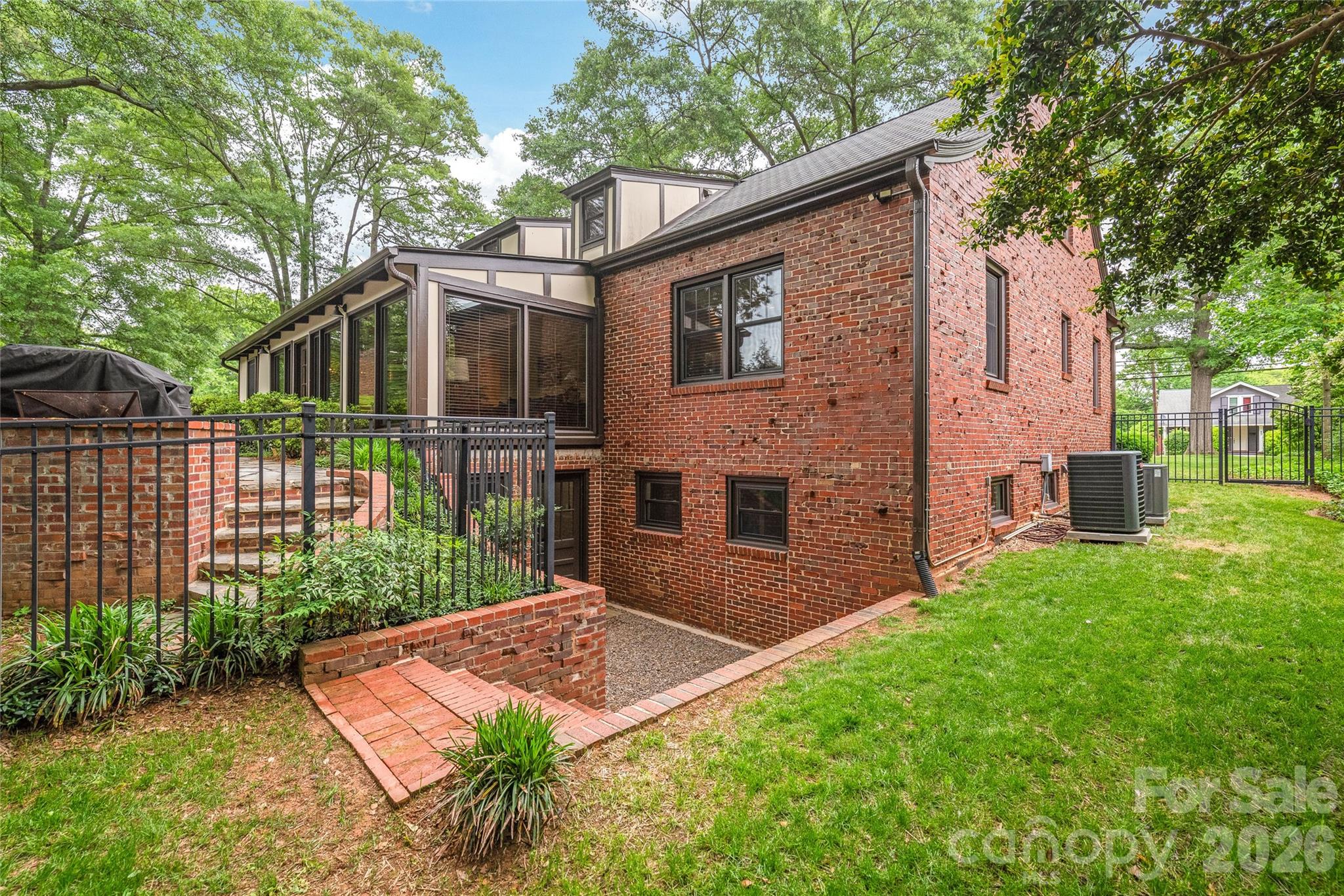 600 S Central Avenue