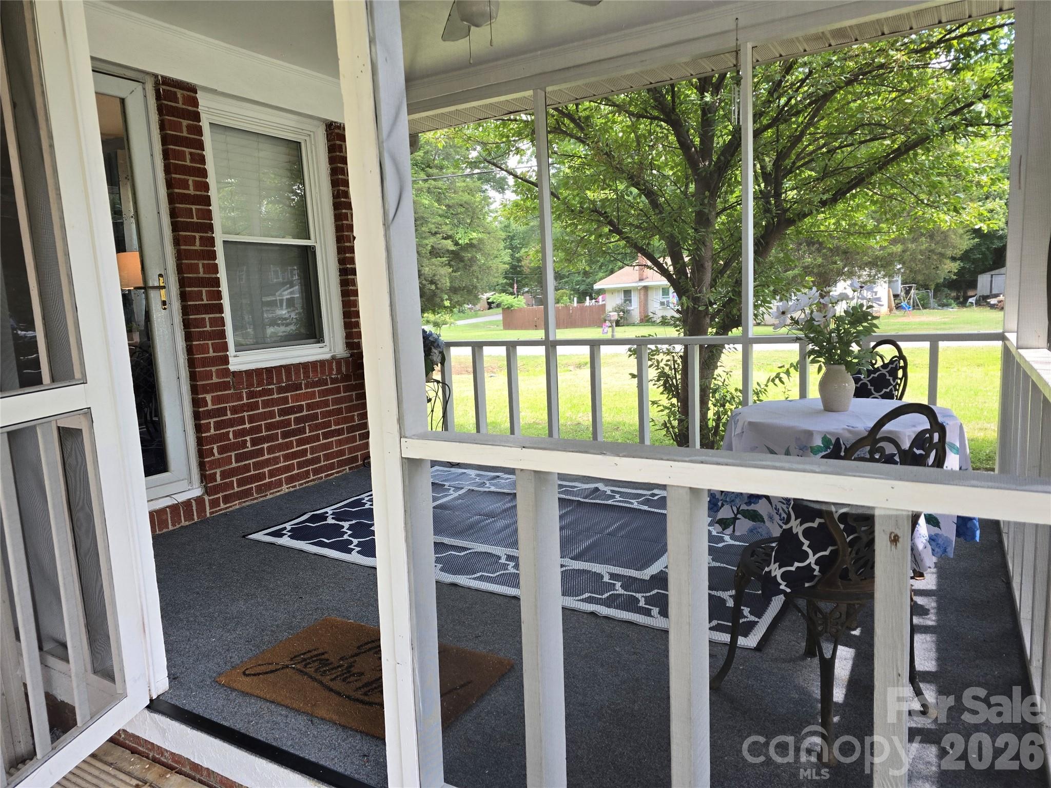 2493 Oakwood Circle