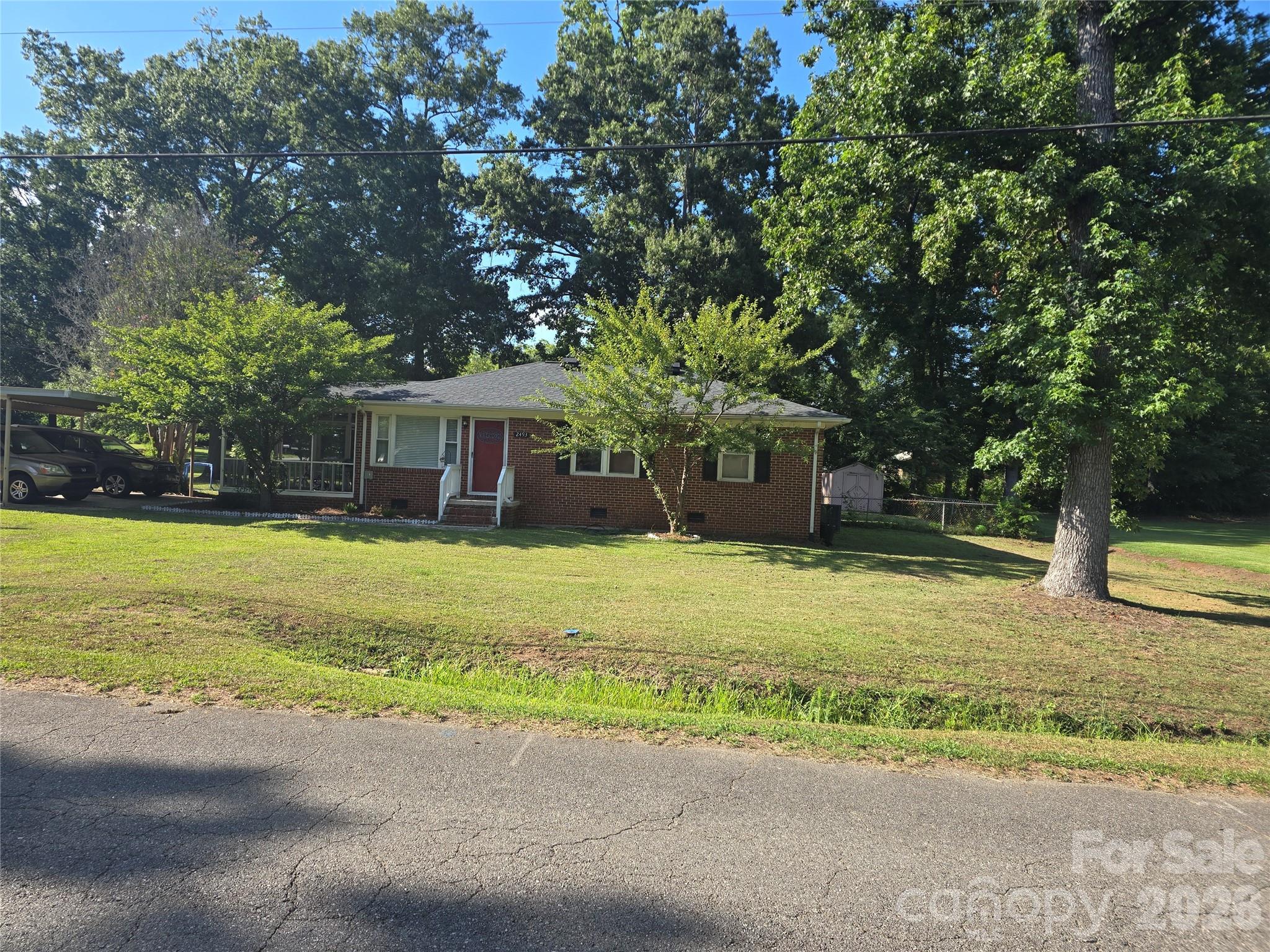 2493 Oakwood Circle