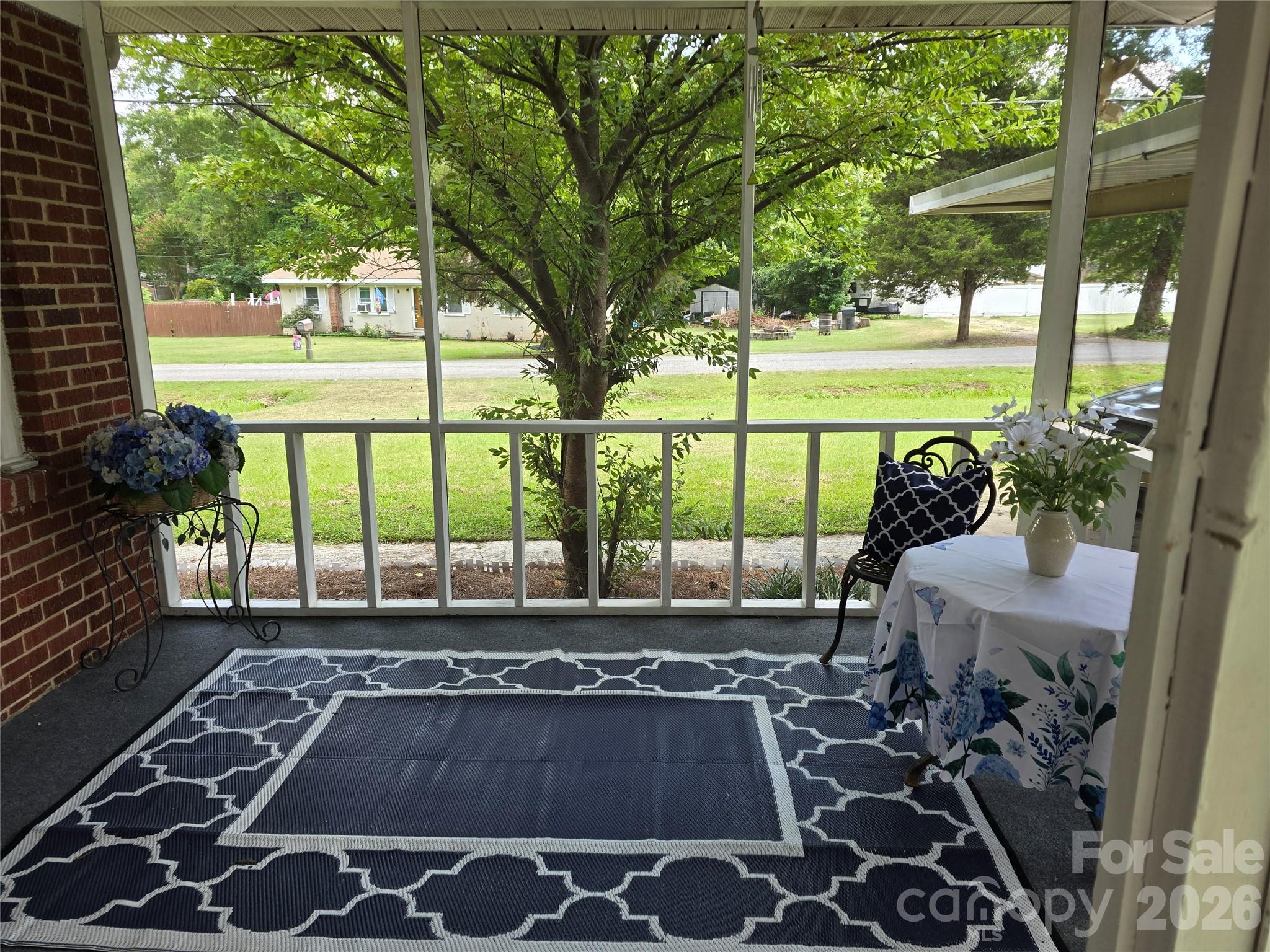 2493 Oakwood Circle